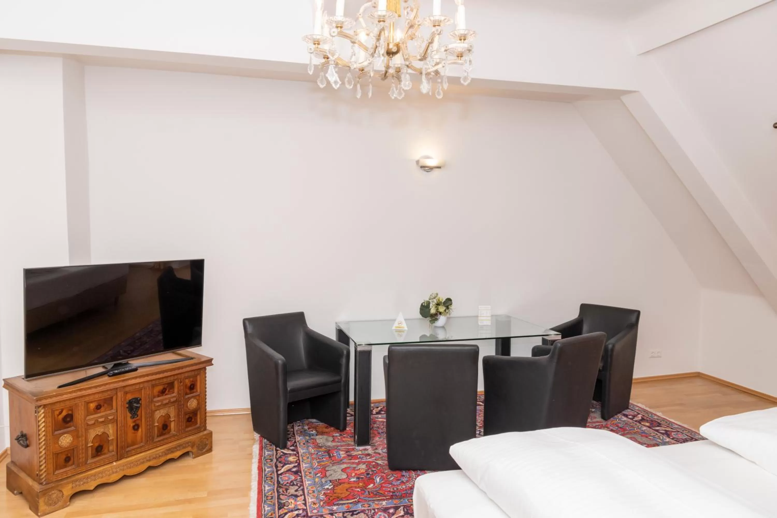 Living room, Bed in Hotel Mariahilf