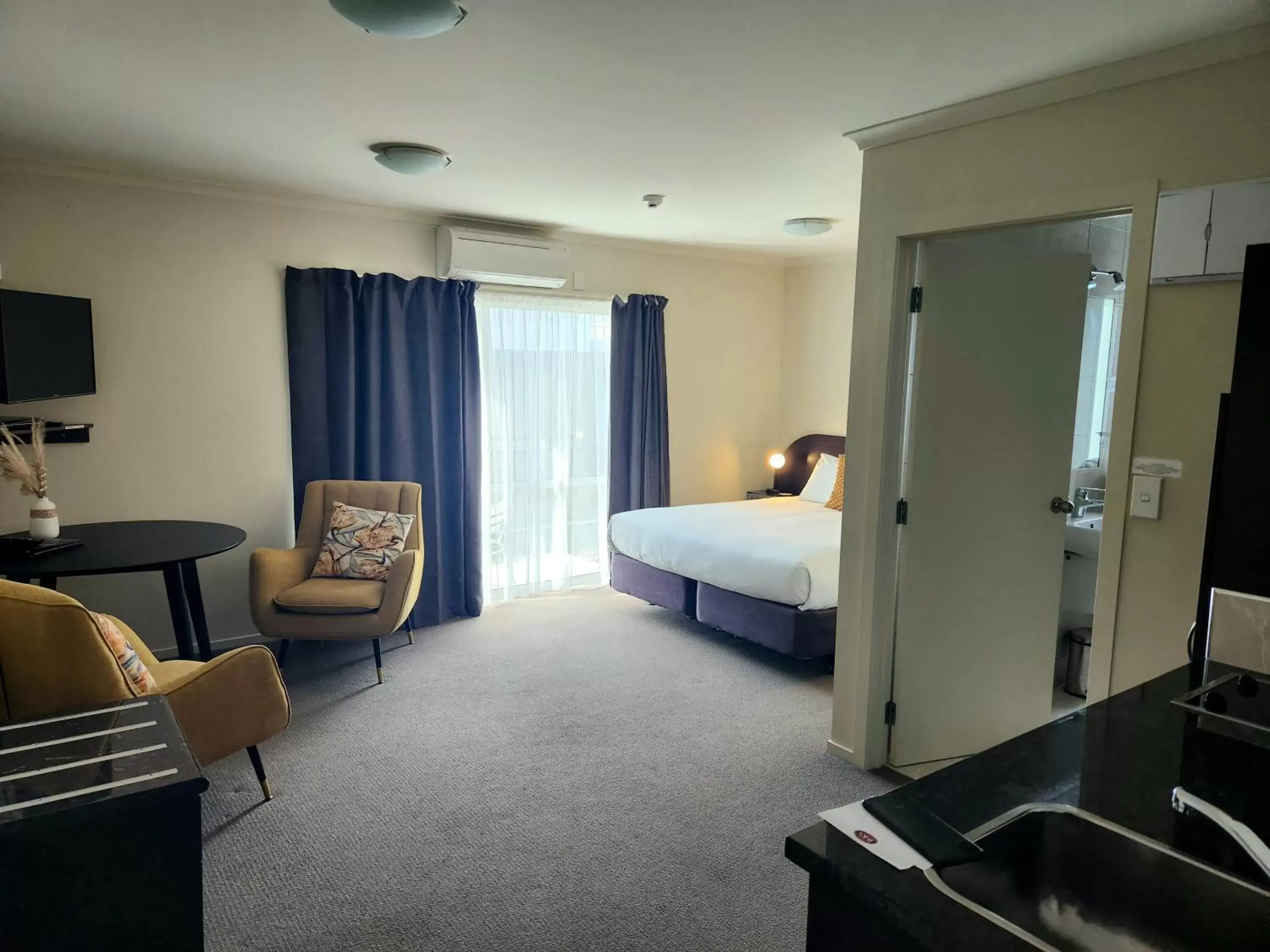 Photo of the whole room in B-Ks Premier Motel Palmerston North