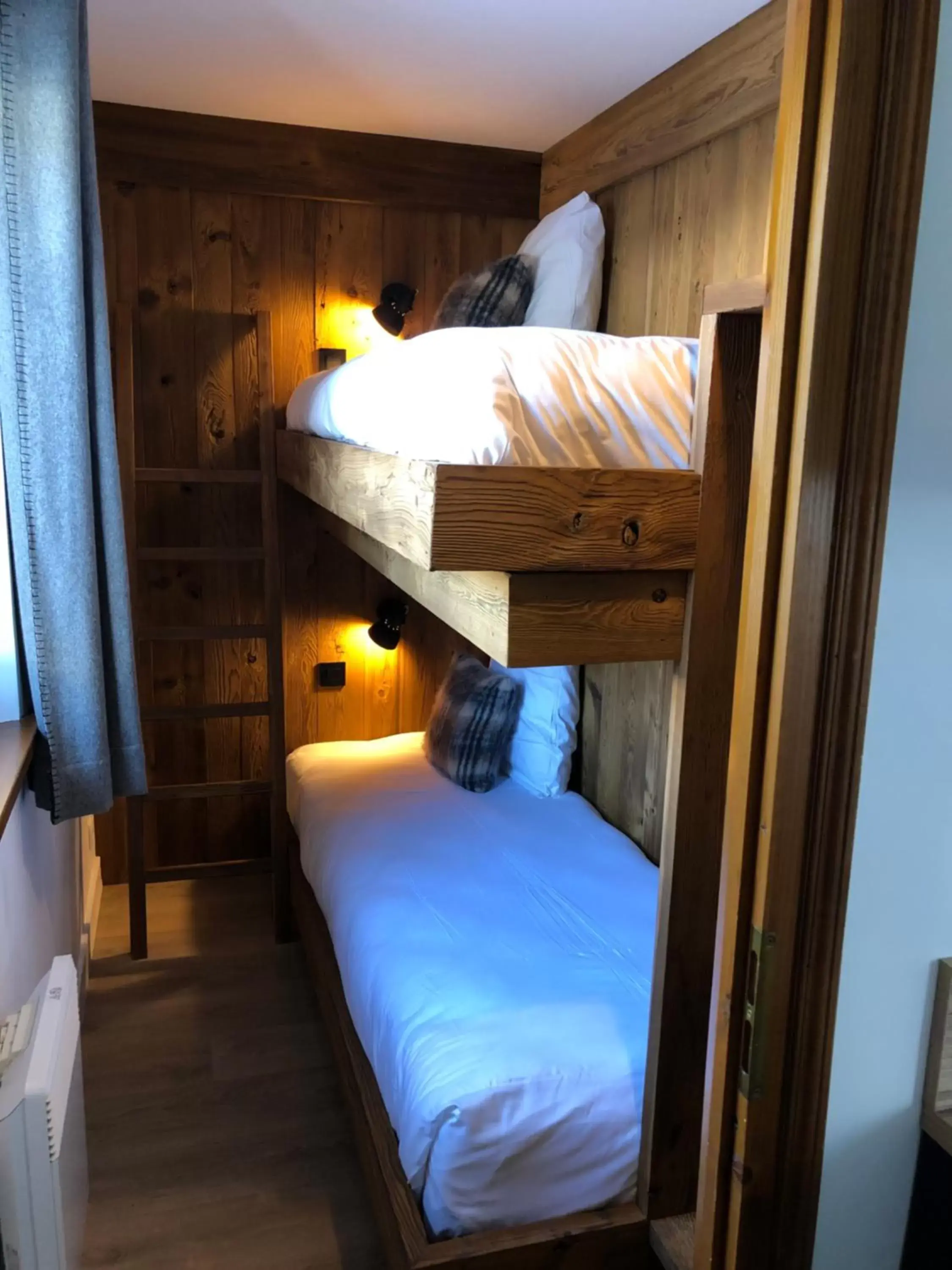 Bedroom, Bunk Bed in La Résidence de L'Ours