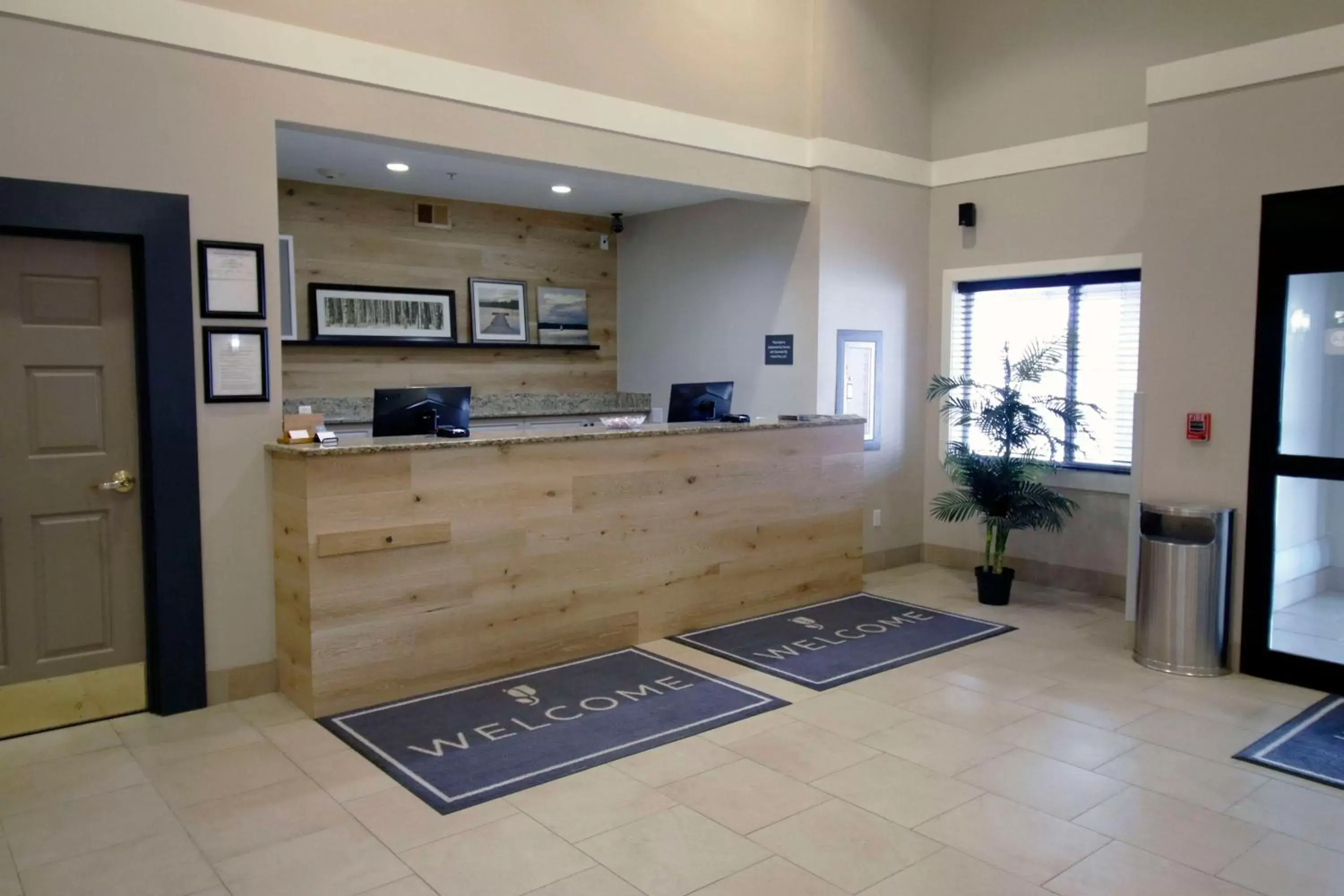 Lobby or reception, Lobby/Reception in Country Inn & Suites by Radisson, Council Bluffs, IA
