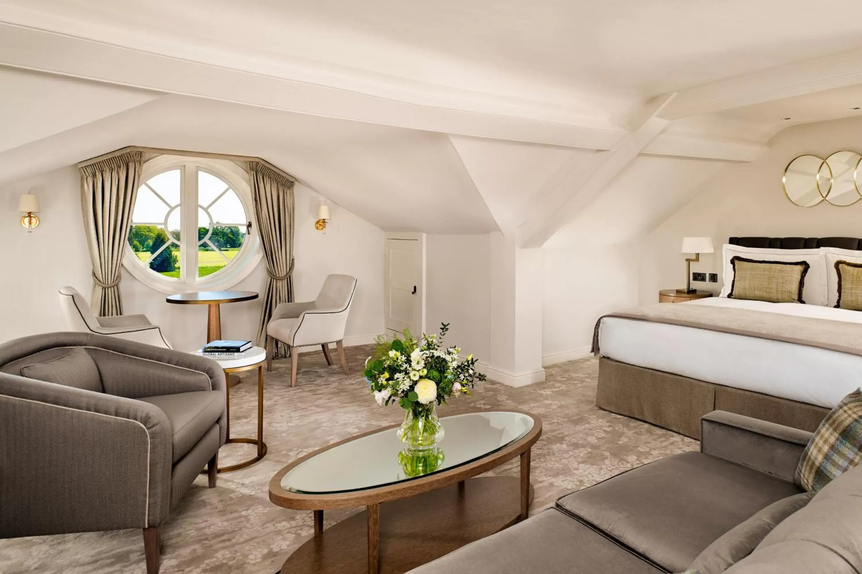 Bedroom, Seating Area in The Langley, a Luxury Collection Hotel, Buckinghamshire