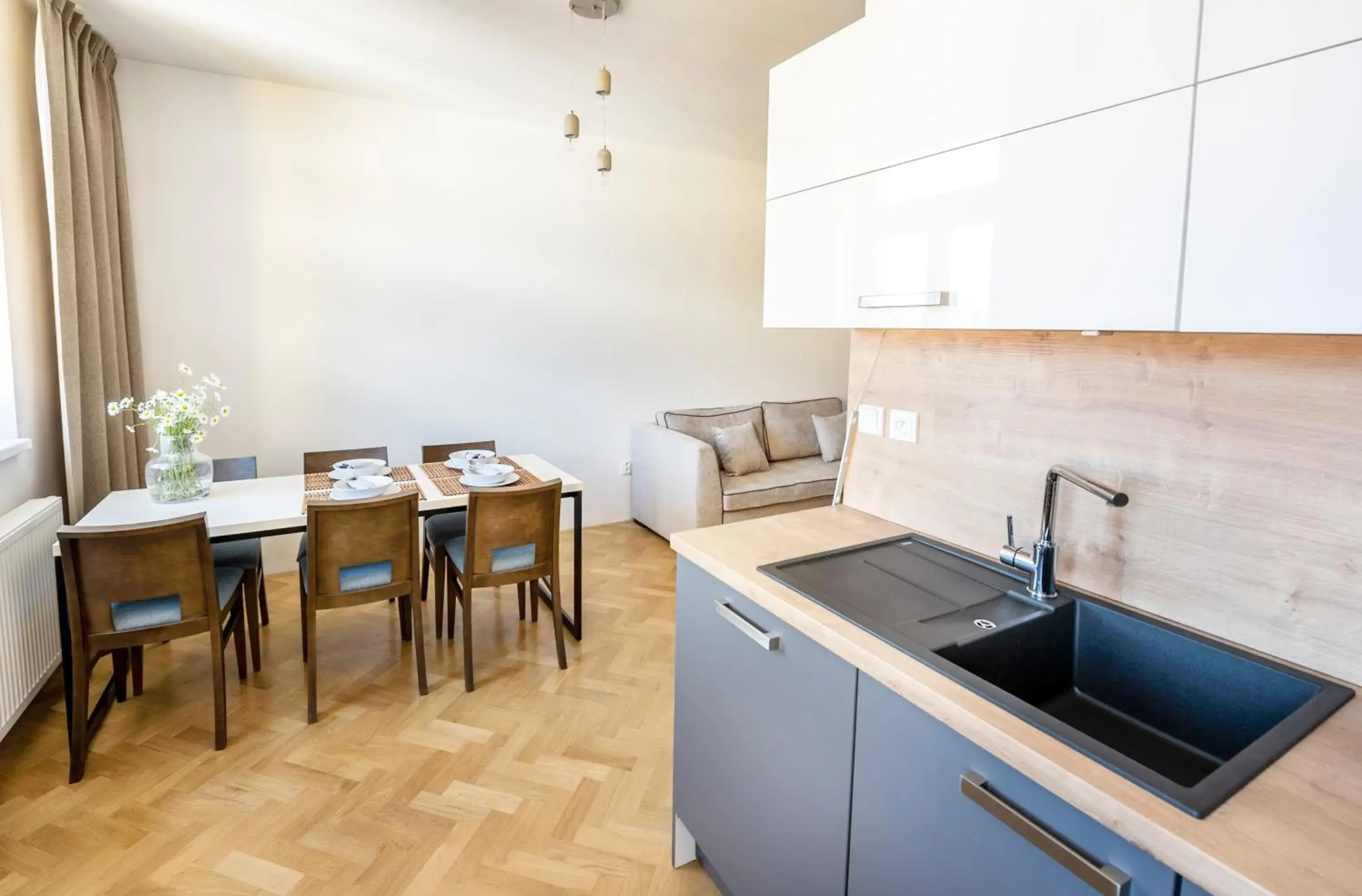 Kitchen/Kitchenette in Letna Garden Suites