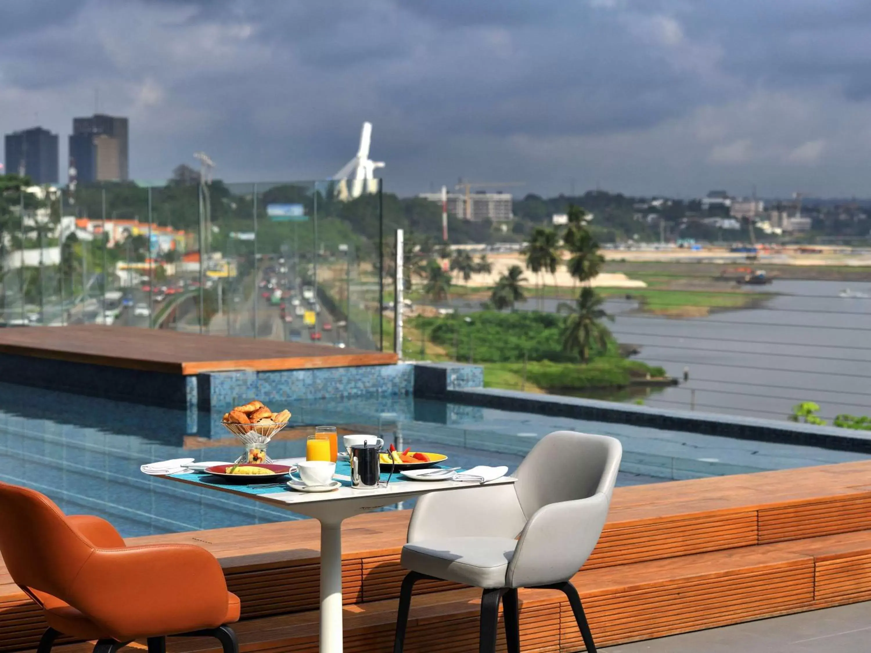 On site, Restaurant/Places to Eat in Pullman Abidjan