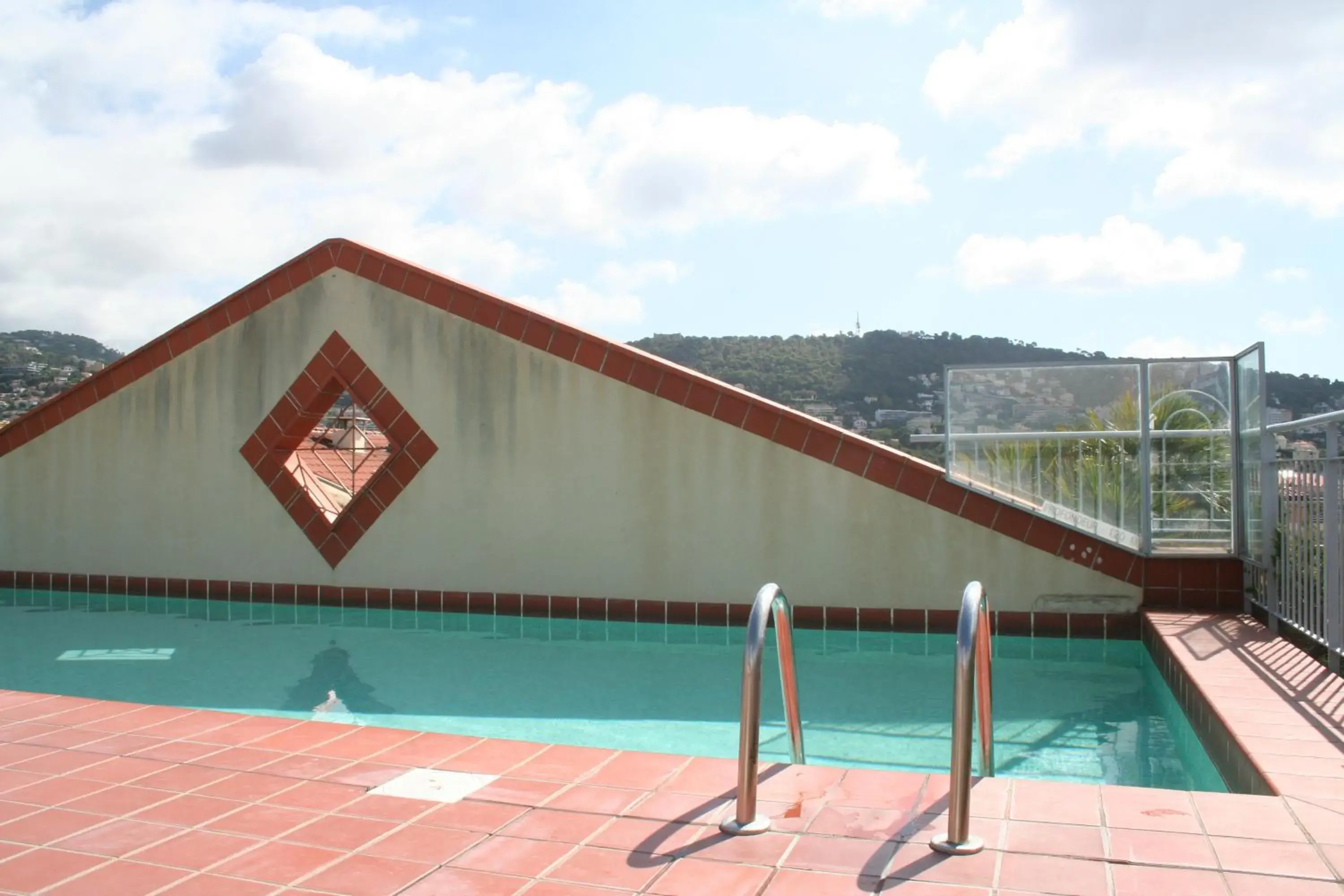 Property building, Swimming Pool in Aparthotel Adagio Access Nice Acropolis