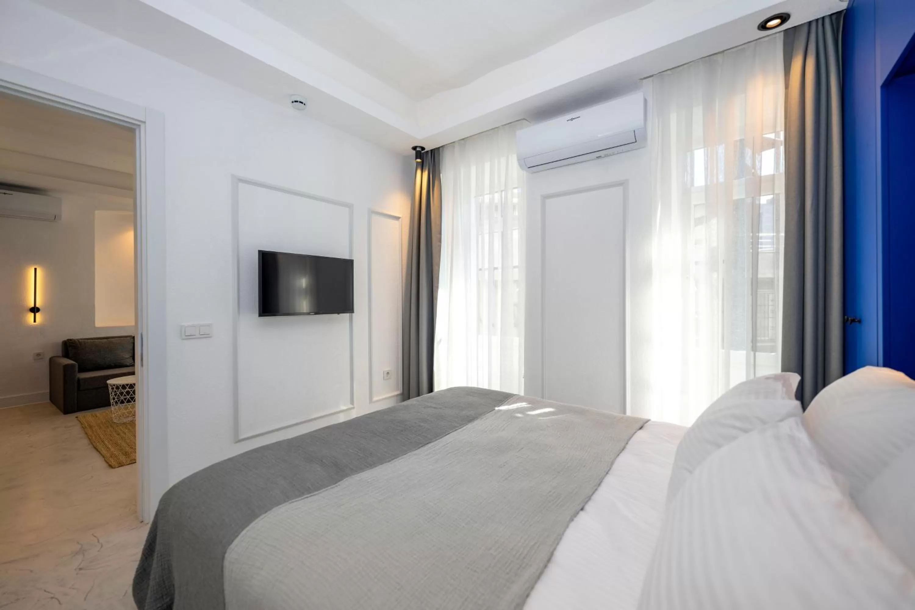 Photo of the whole room, Bed in Juno Hotel Taksim