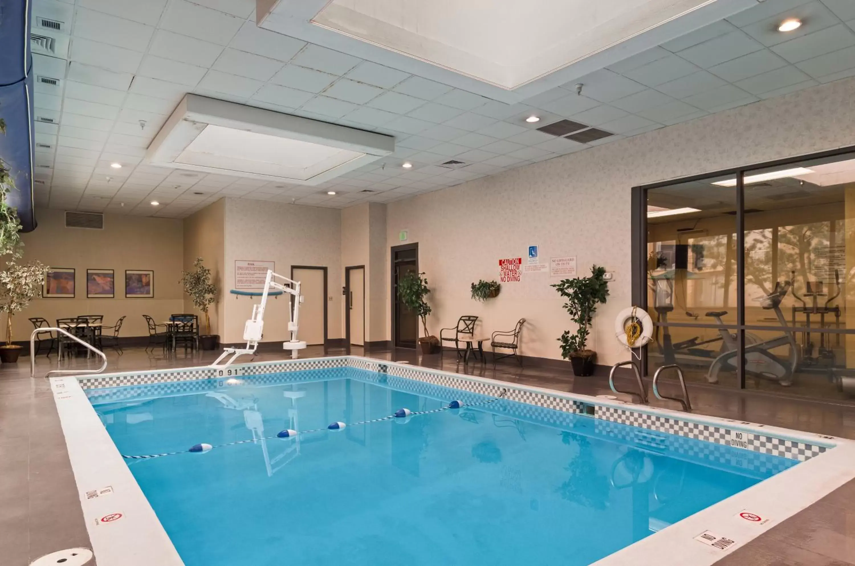 Swimming pool in Red Lion Hotel Cheyenne Swimming pool in Red Lion Hotel Cheyenne