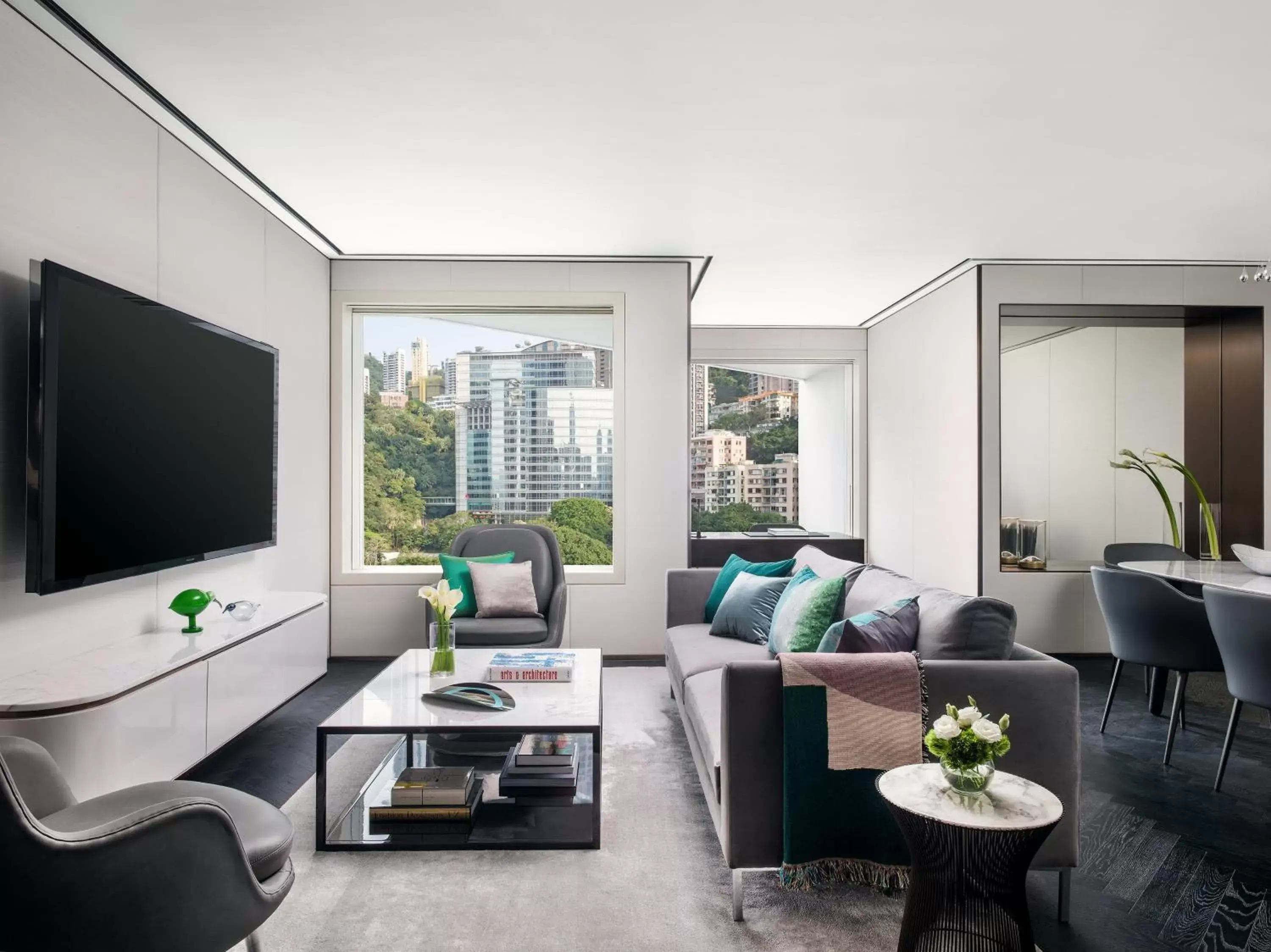 Photo of the whole room, Seating Area in The Murray, Hong Kong, a Niccolo Hotel