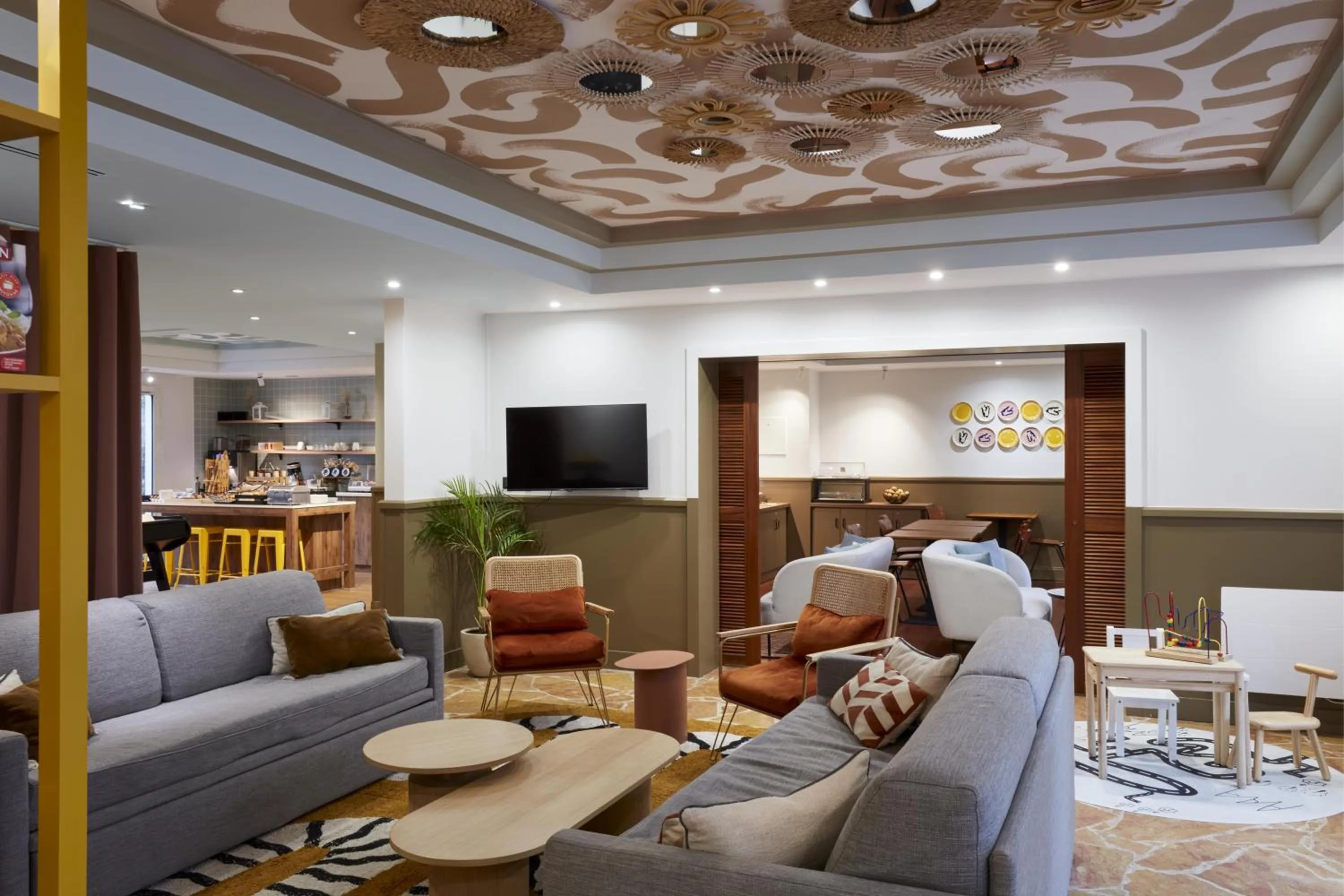 Lobby or reception in Aparthotel Adagio Paris Buttes Chaumont