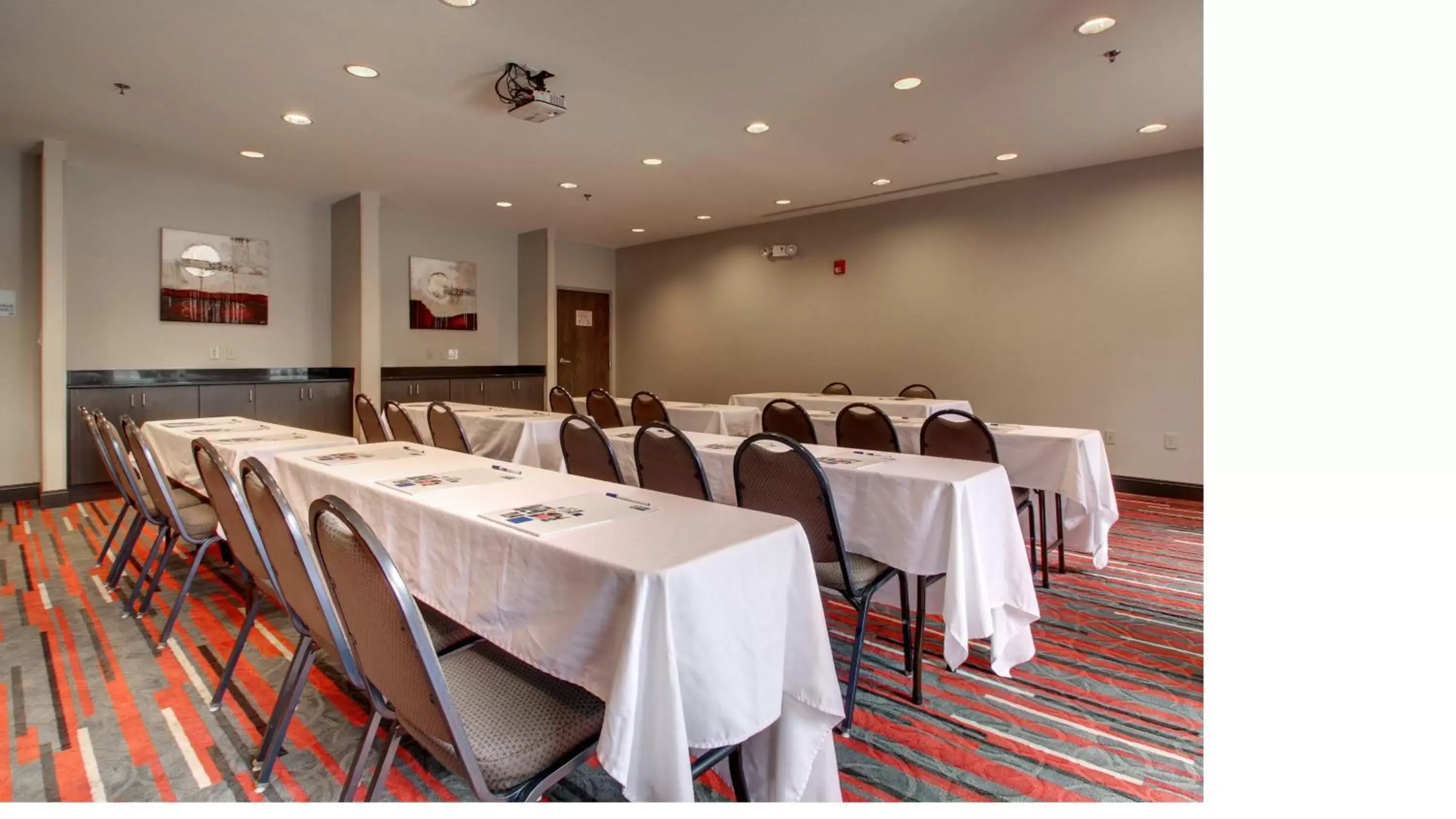 Meeting/conference room in Holiday Inn Express Hotel & Suites Meridian, an IHG Hotel