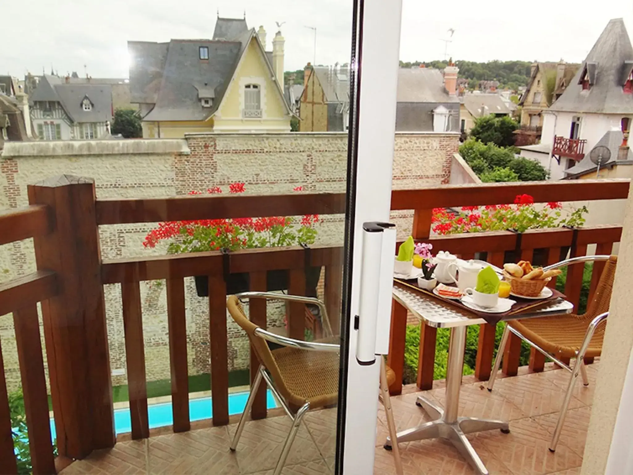 Balcony/Terrace in Le Trophée By M Hôtel Spa