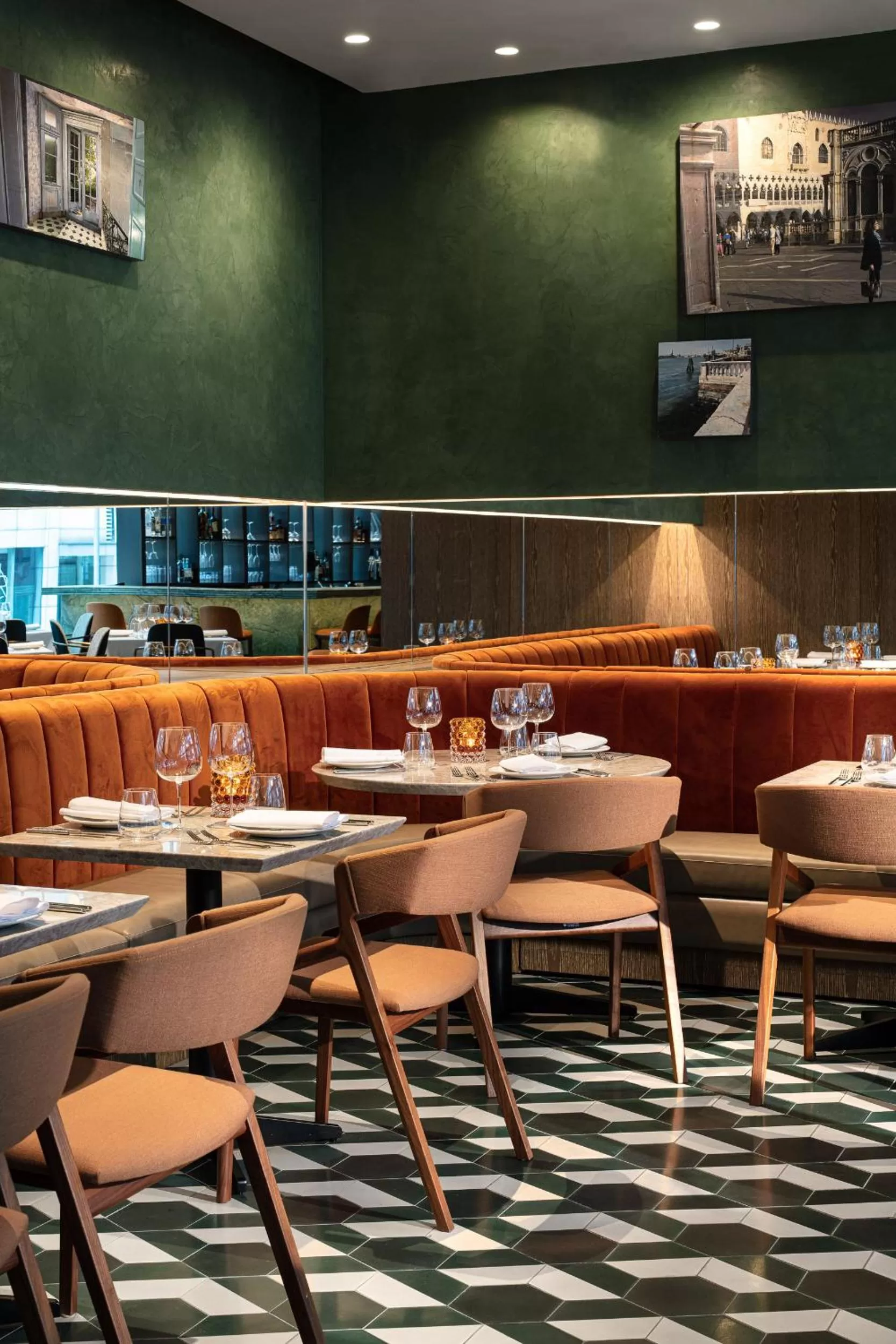 Restaurant/places to eat in The Hari Hong Kong