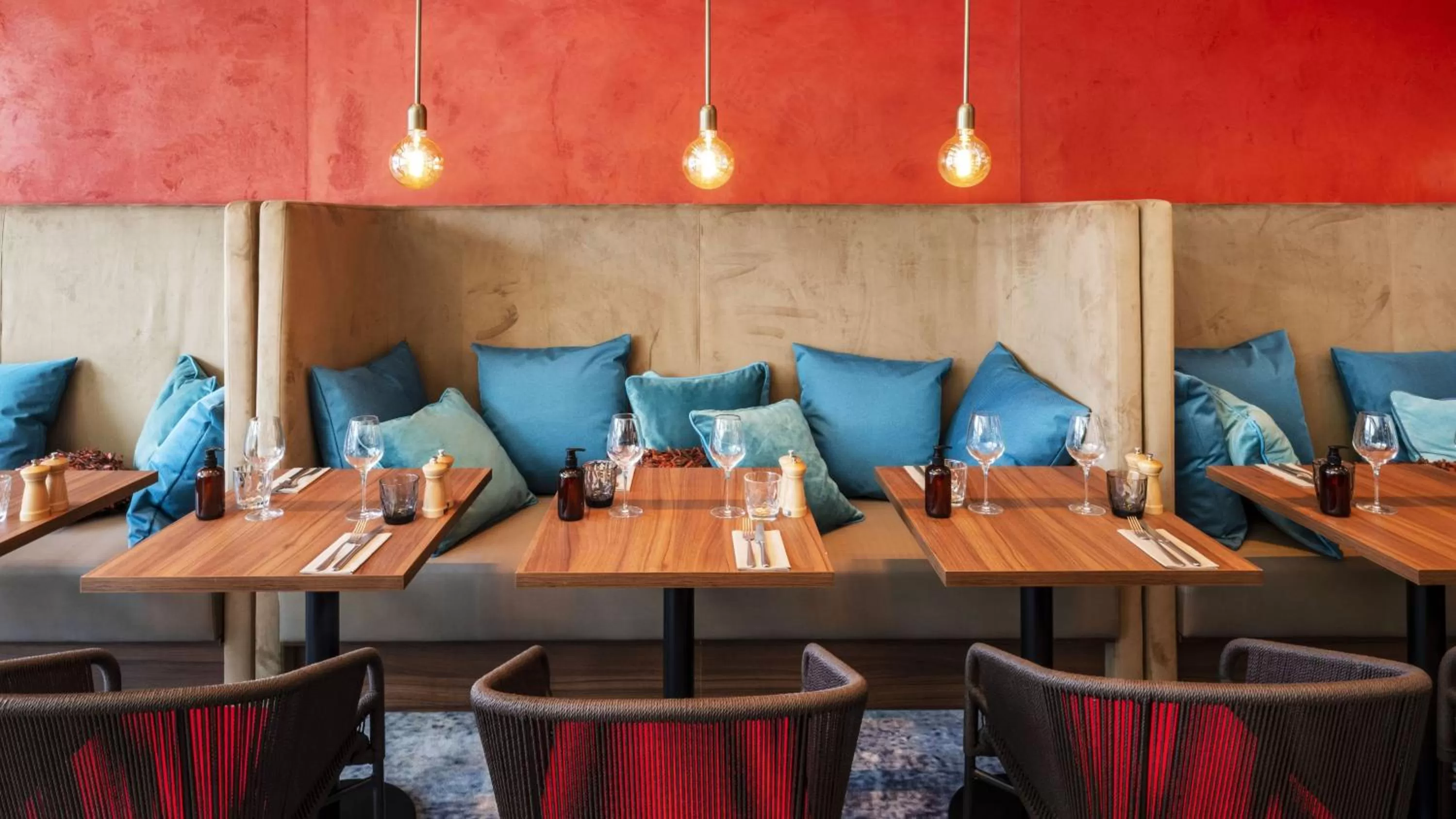 Restaurant/places to eat in Crowne Plaza - Nice - Grand Arenas by IHG