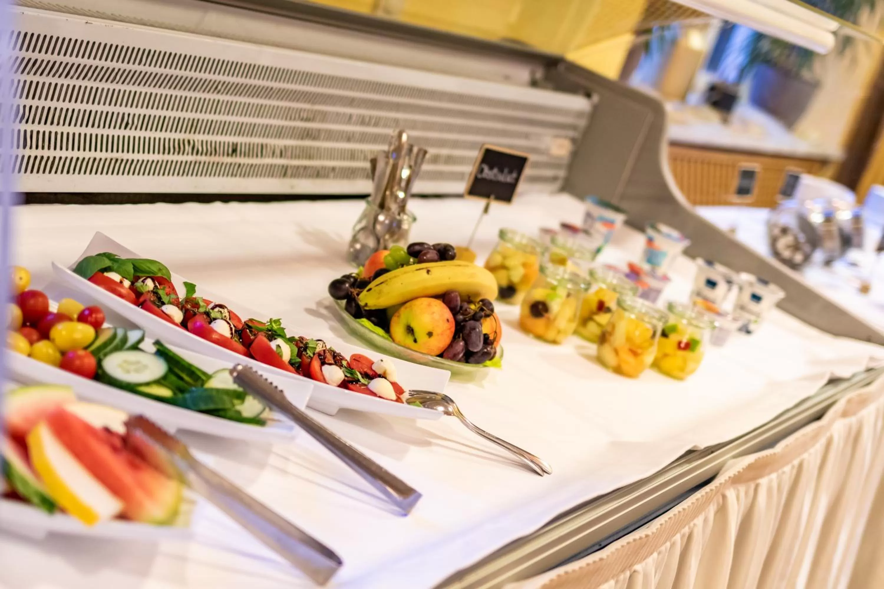 Buffet breakfast in Hotel Goldflair am Rathaus