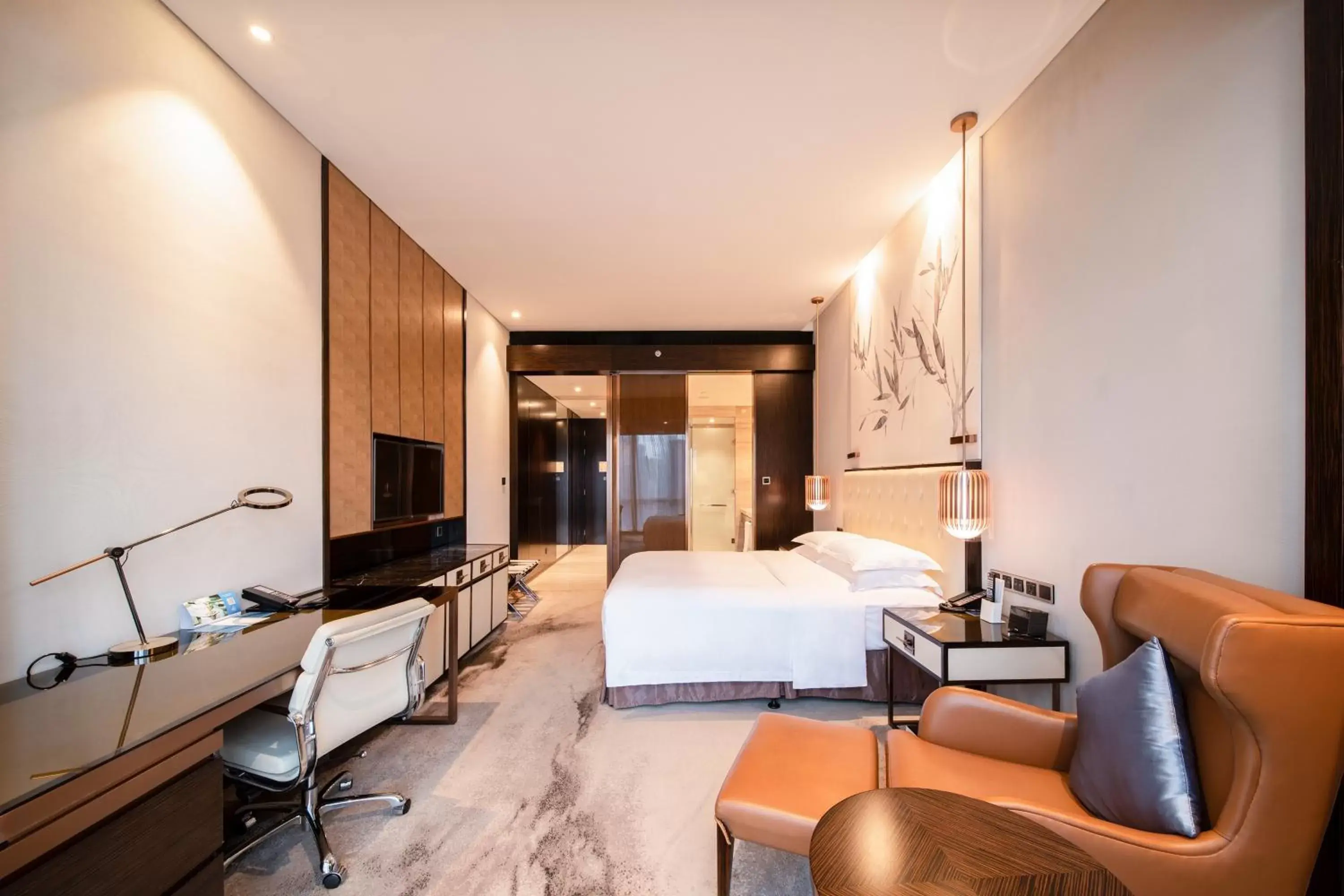 Bedroom in Hilton Shenzhen Futian, Metro Station at Hotel Front Door, Close to Futian Convention & Exhibition Center