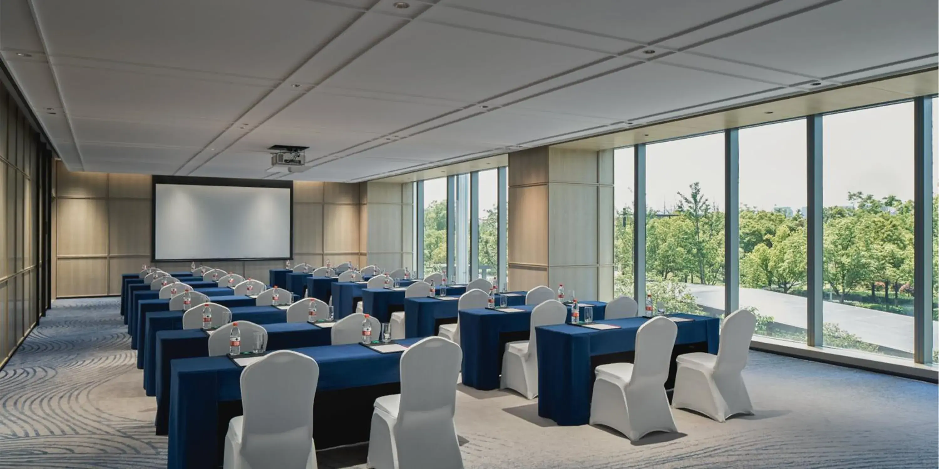 Meeting/conference room in Crowne Plaza Hangzhou Riverside, an IHG Hotel