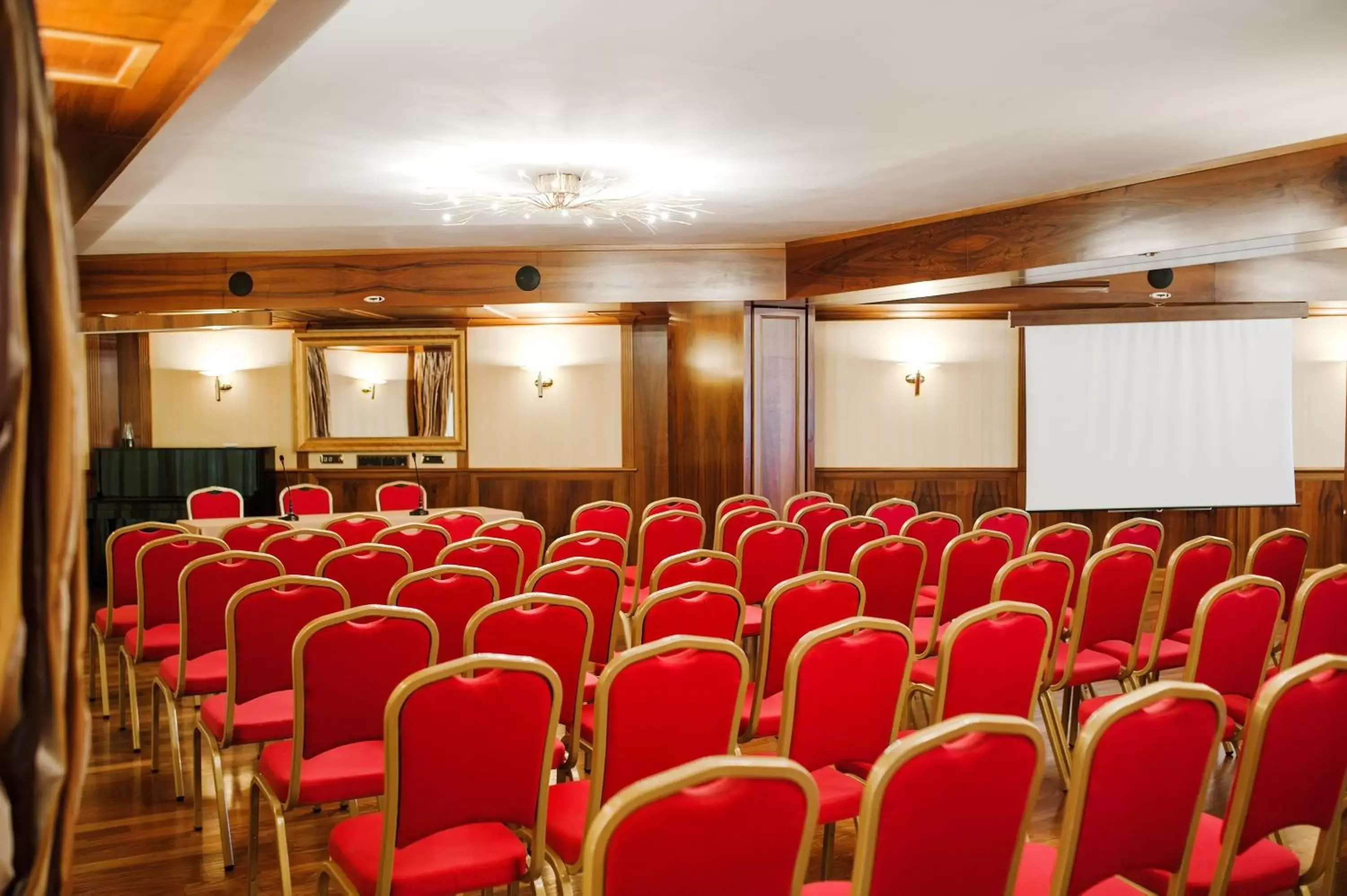 Business facilities in Hotel Villa Traiano