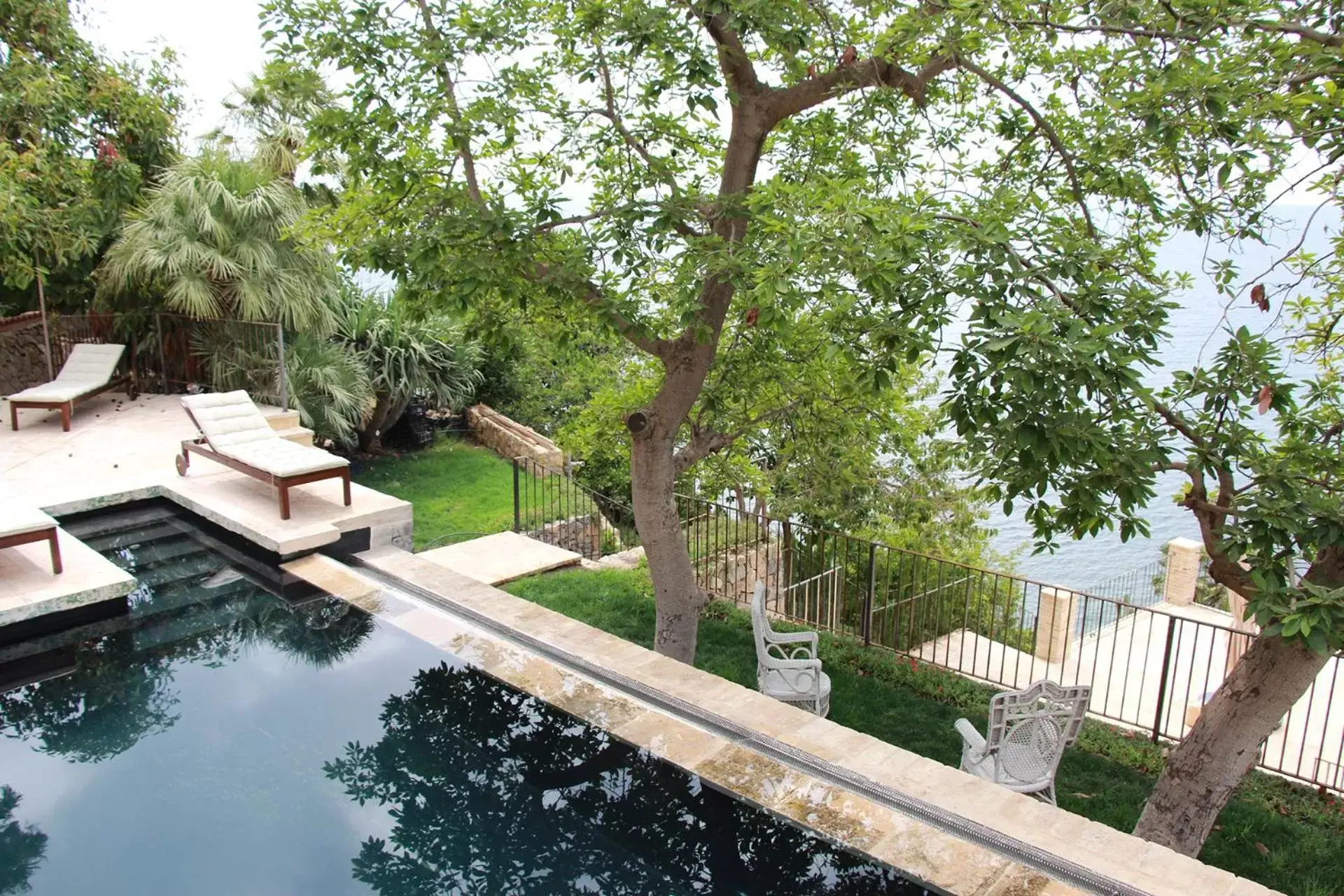 Swimming pool, Pool View in El jardin Botánico Villa LUZ