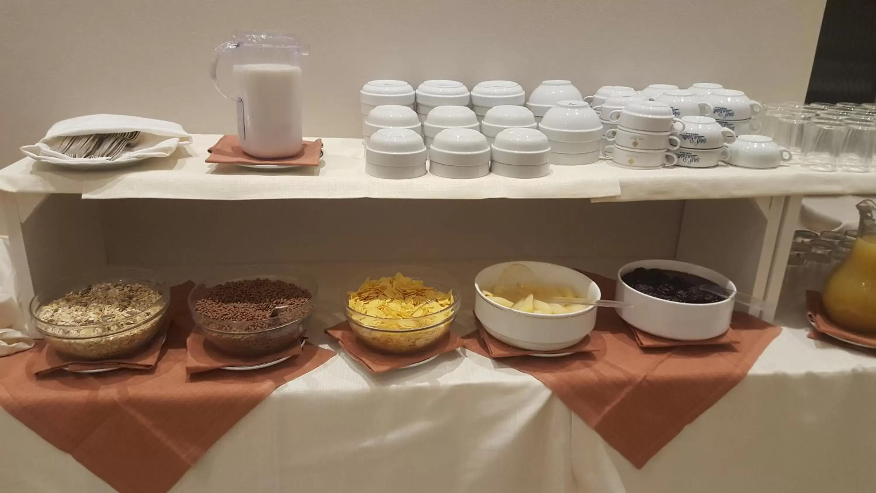 Buffet breakfast in Hotel La Rosetta