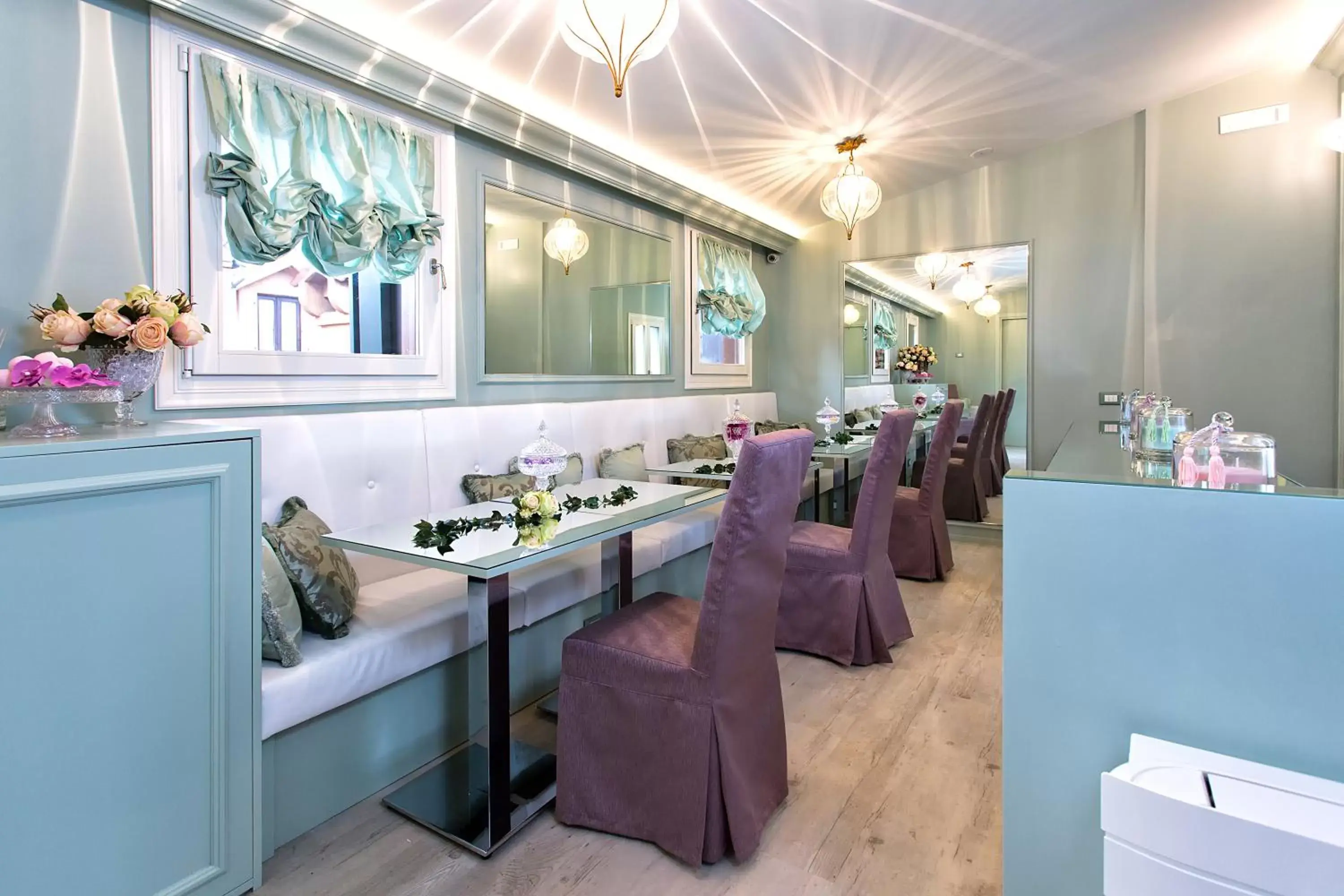 Lounge or bar, Restaurant/Places to Eat in Aquamare, boutique b&b