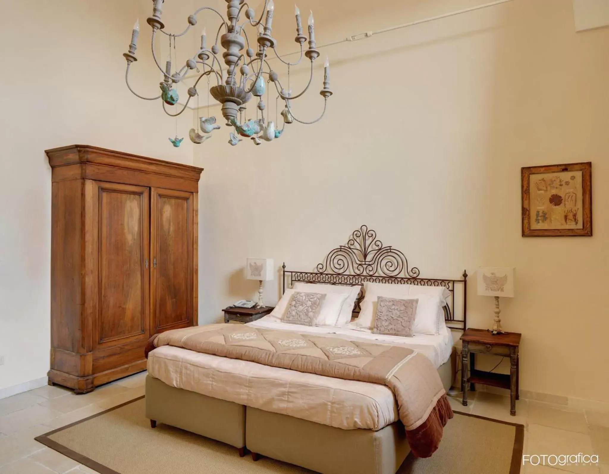 Bedroom, Bed in Dimora Storica Torre Del Parco 1419