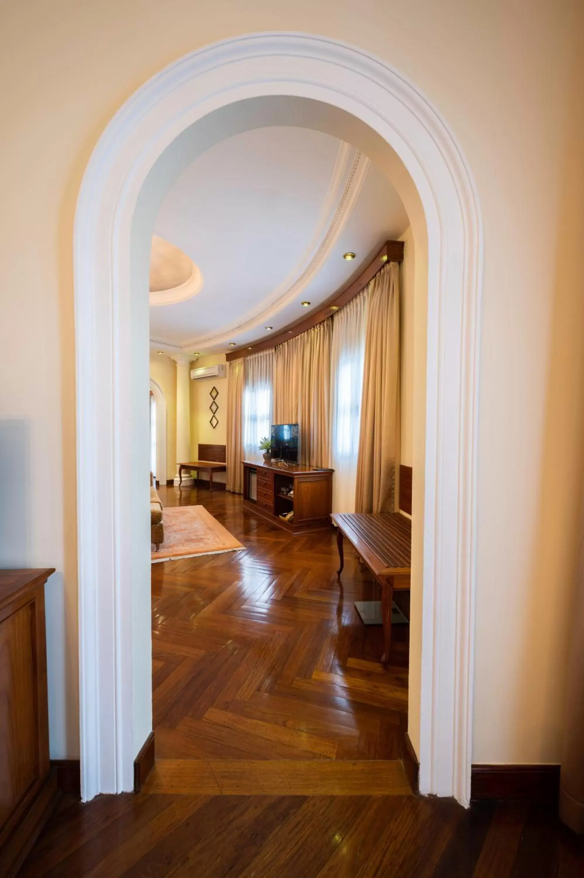 Bedroom, Seating Area in Hotel Majestic Saigon