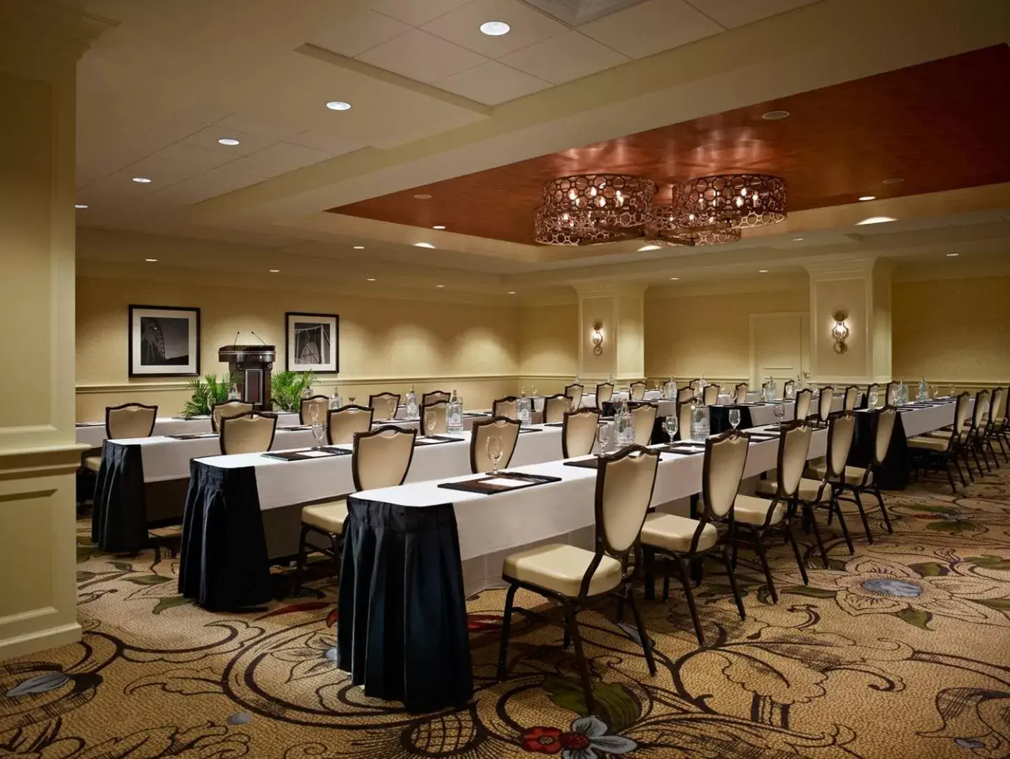 Meeting/conference room in Omni William Penn Hotel
