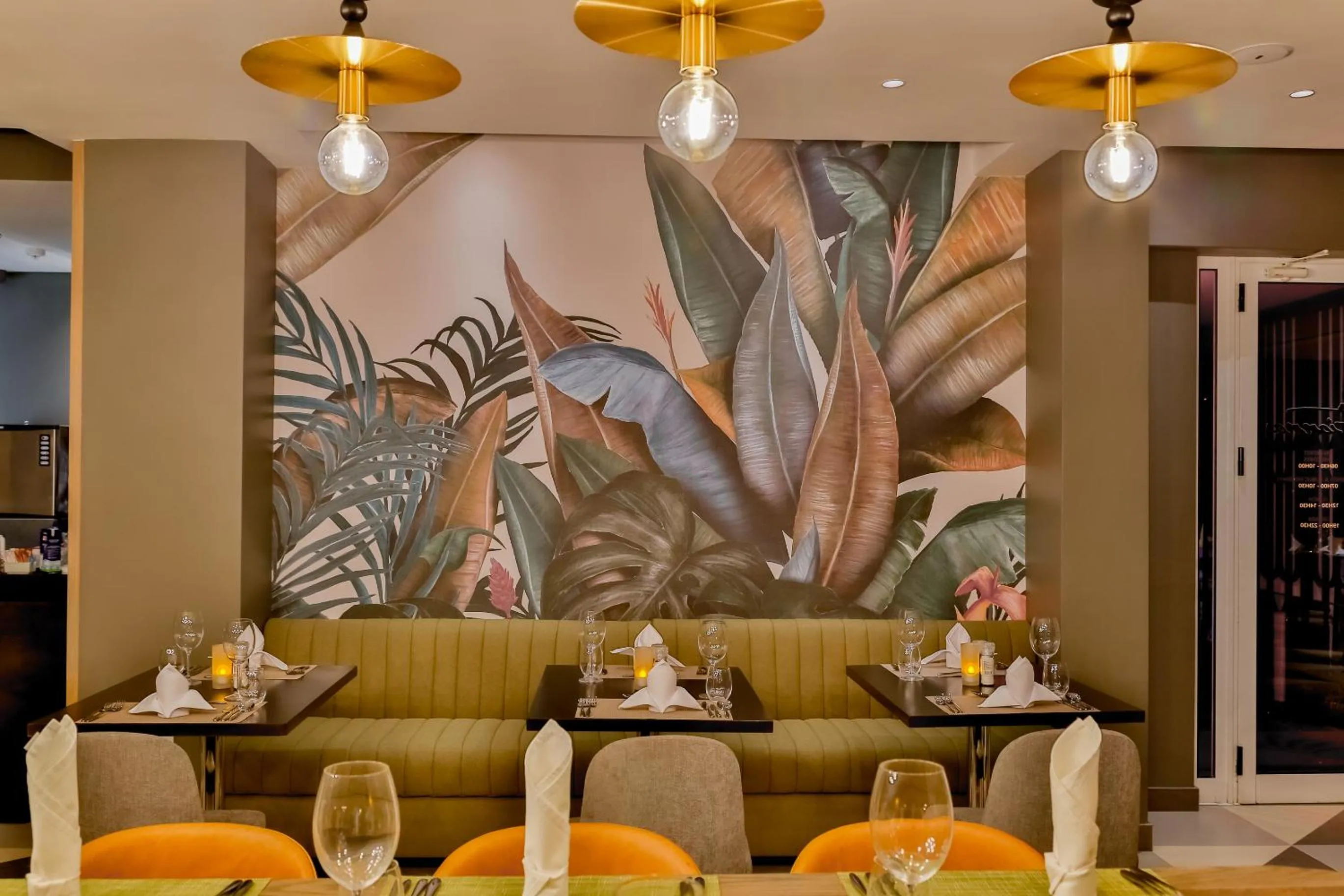 Restaurant/places to eat in Hotel Cardoso