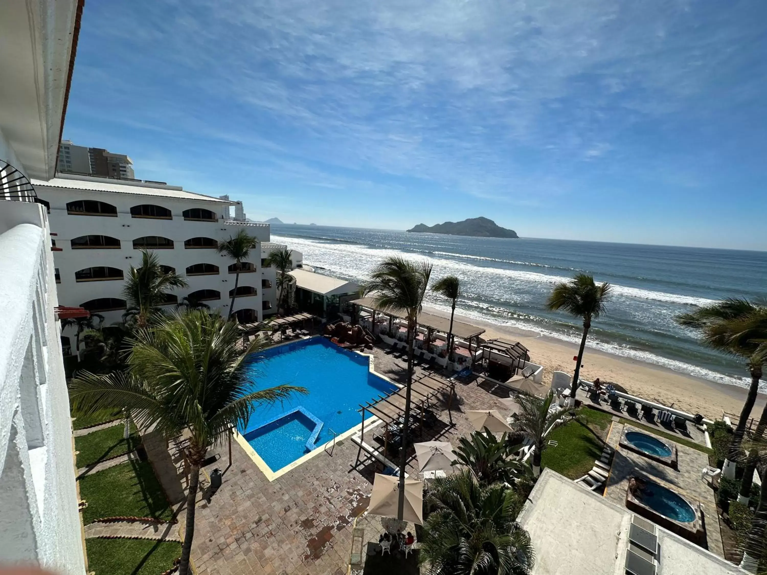 Property building in Hotel Quijote Inn Property building in Hotel Quijote Inn