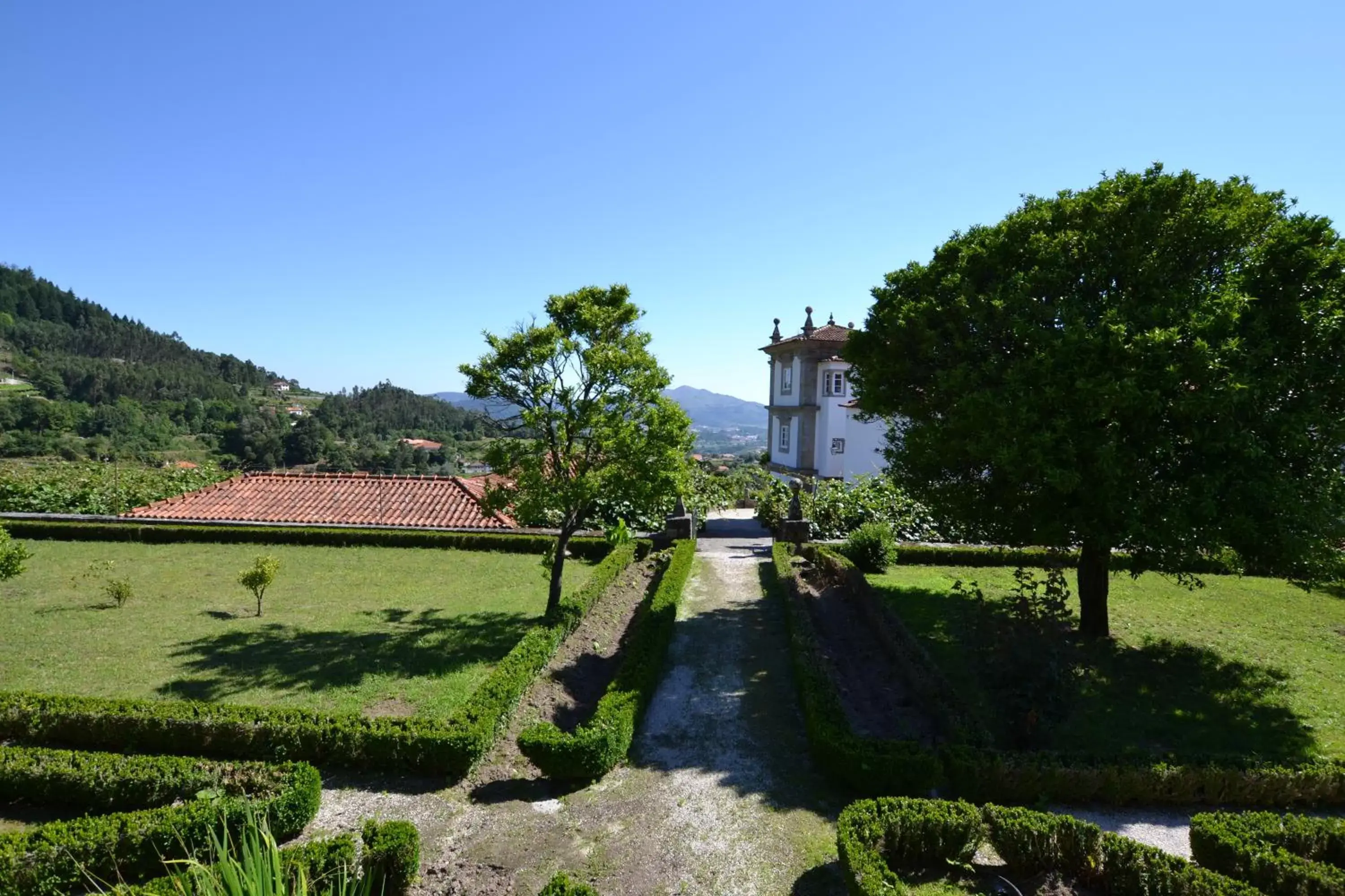 Garden, Property Building in Paço de Calheiros - Turismo de Habitação