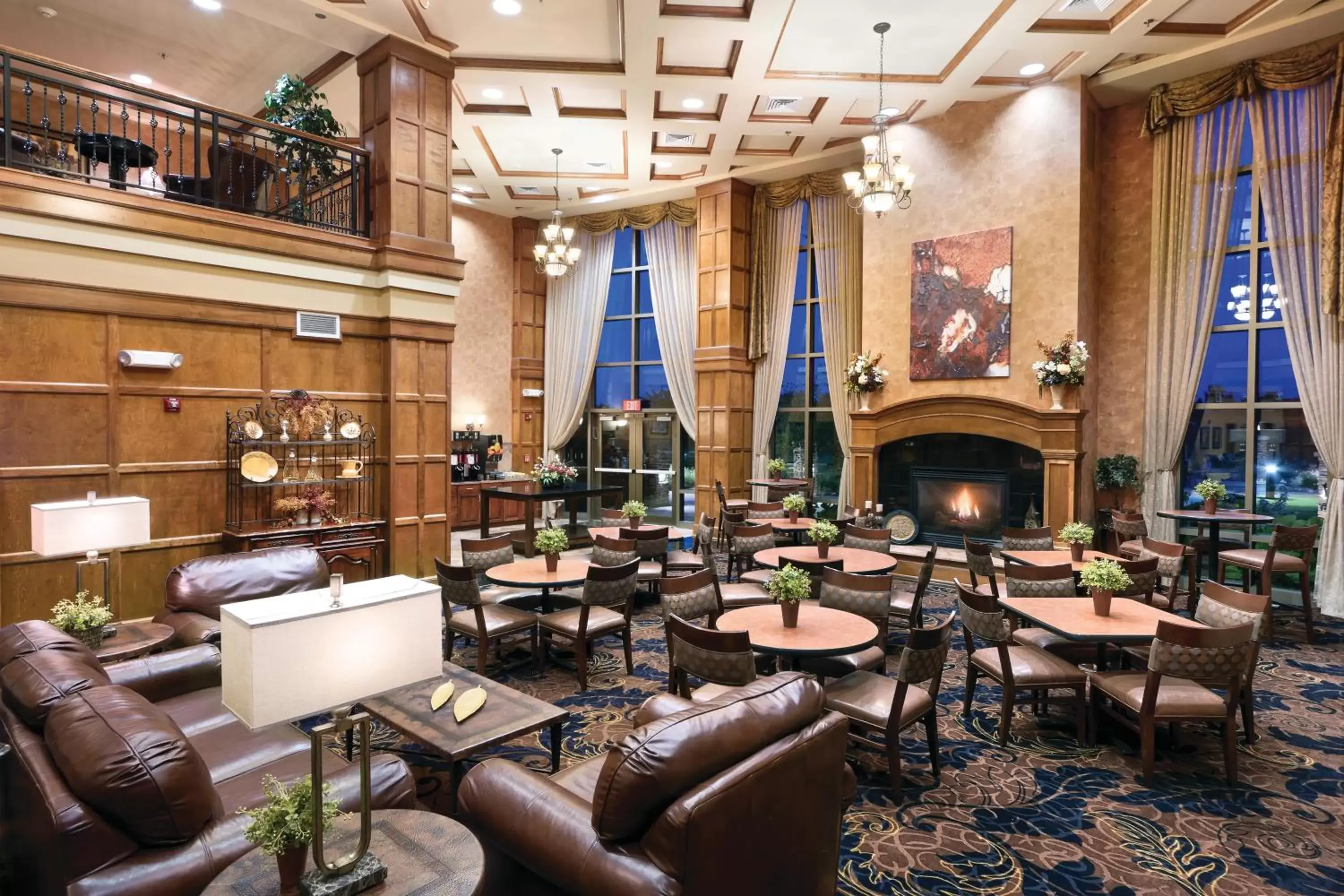 Seating area, Lounge/Bar in ClubHouse Hotel Sioux Falls