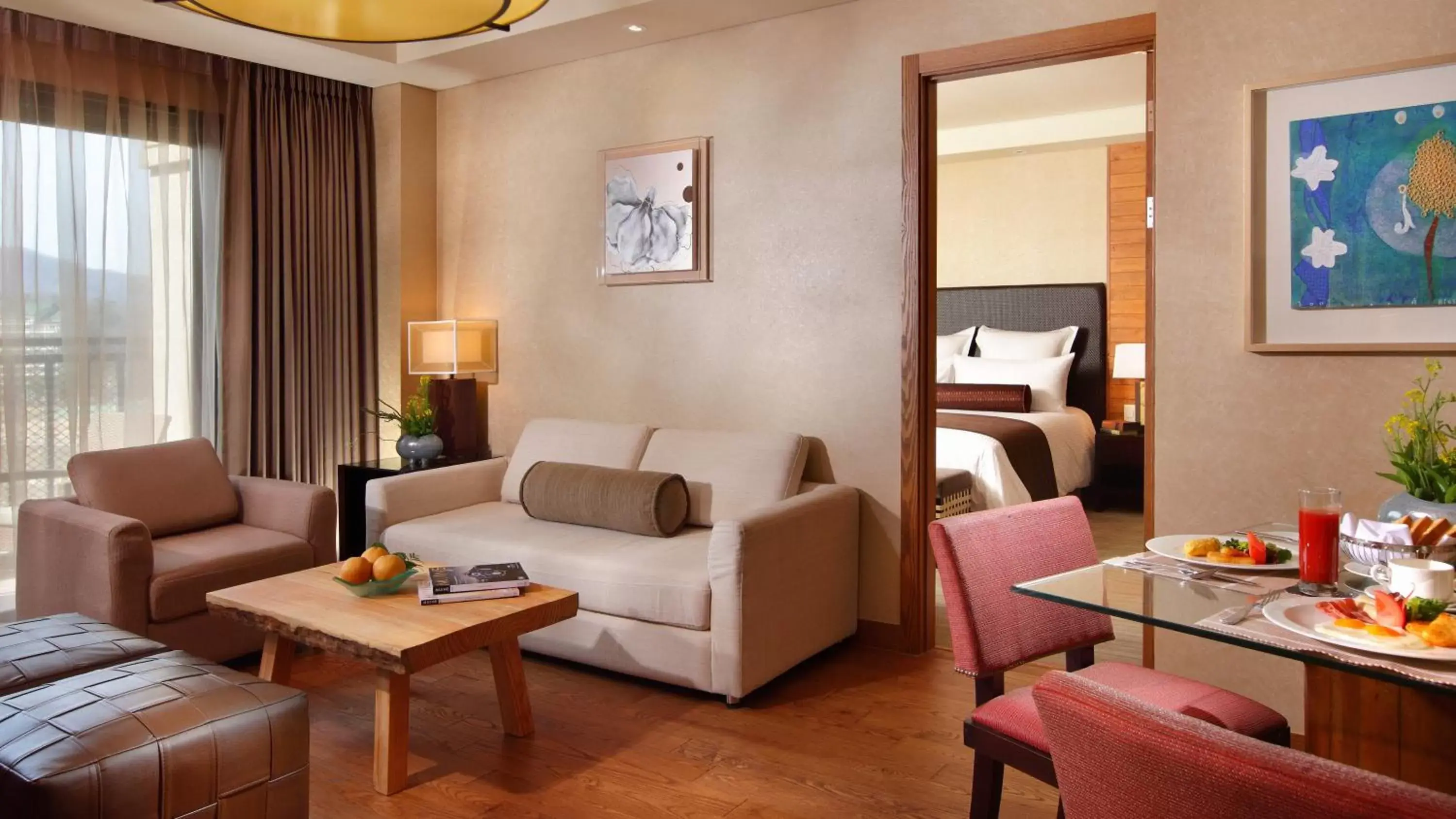 Bedroom, Seating Area in Intercontinental Alpensia Pyeongchang Resort, an IHG Hotel