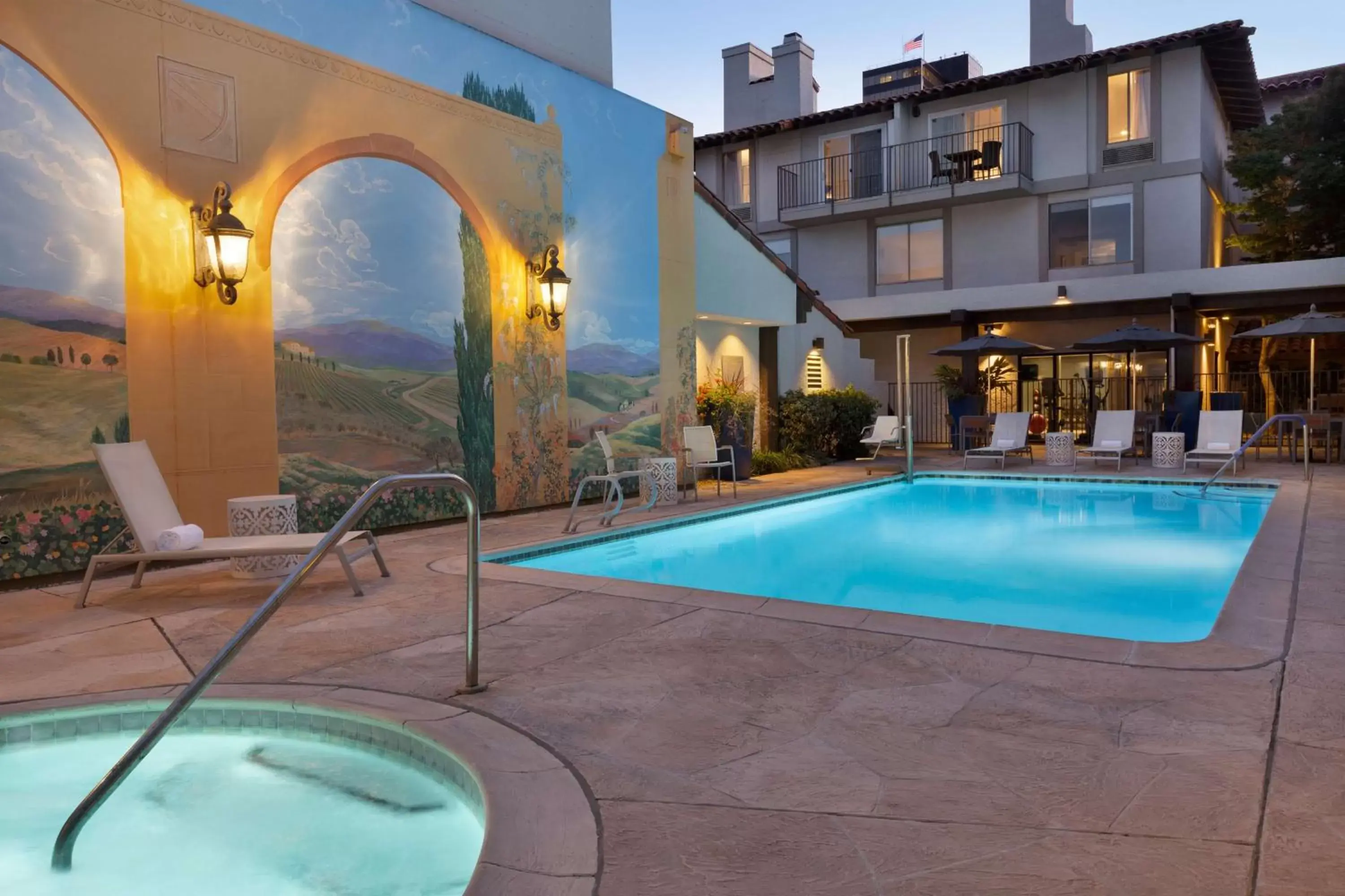 Pool view, Swimming Pool in DoubleTree by Hilton Campbell - Pruneyard Plaza