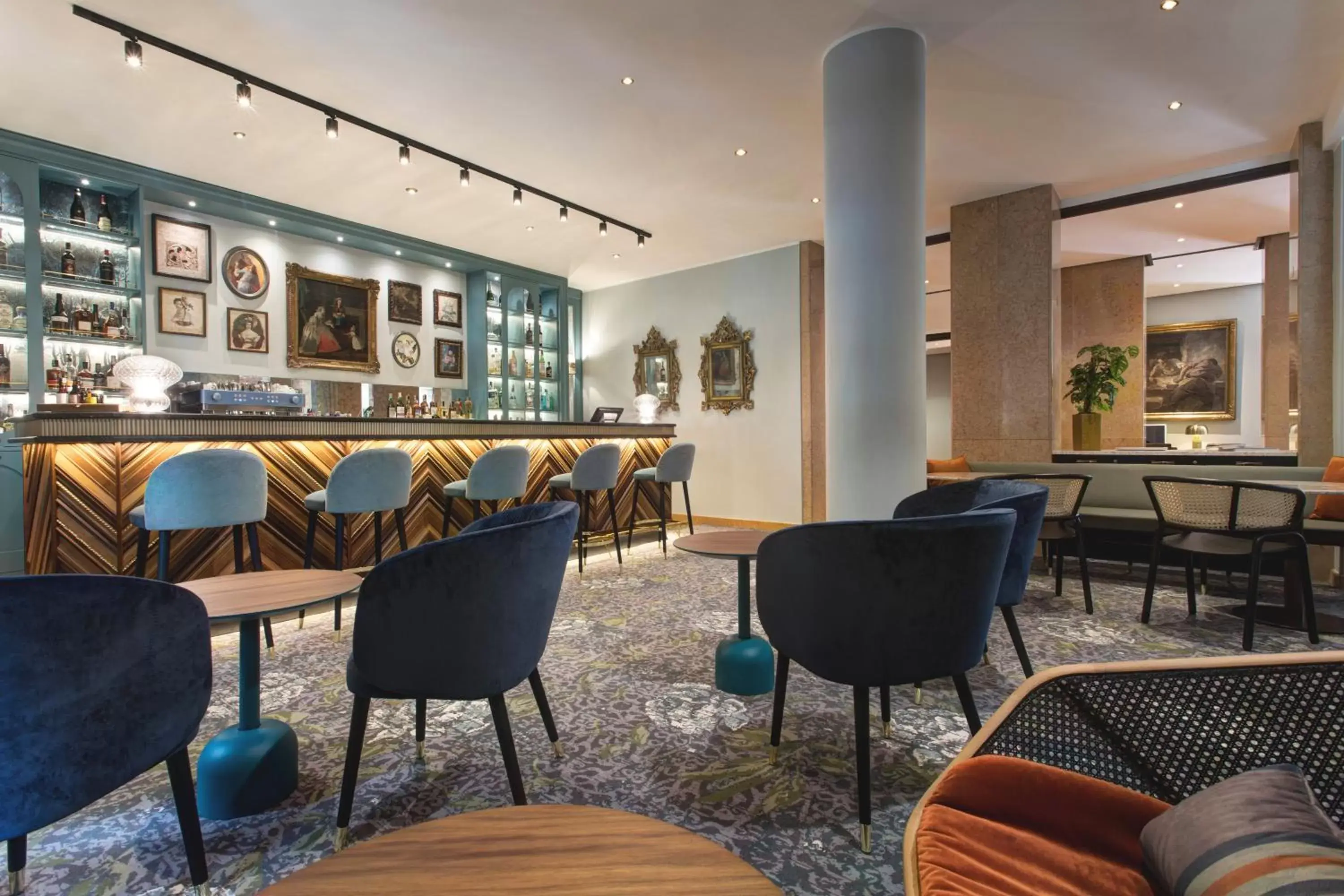 Lounge or bar, Restaurant/Places to Eat in Hotel Indigo Verona - Grand Hotel Des Arts, an IHG Hotel