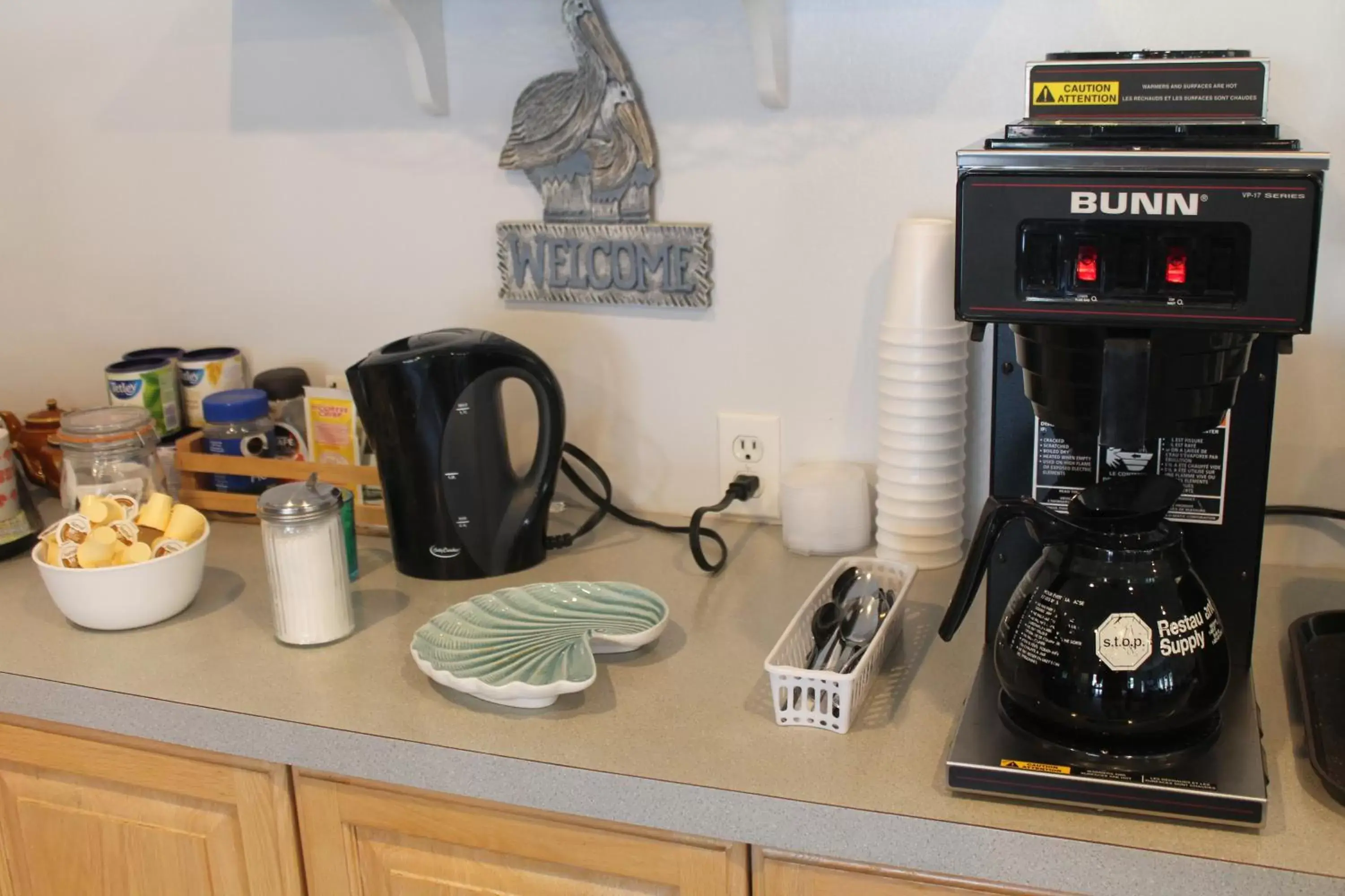 Continental breakfast, Coffee/Tea Facilities in Leisure Inn