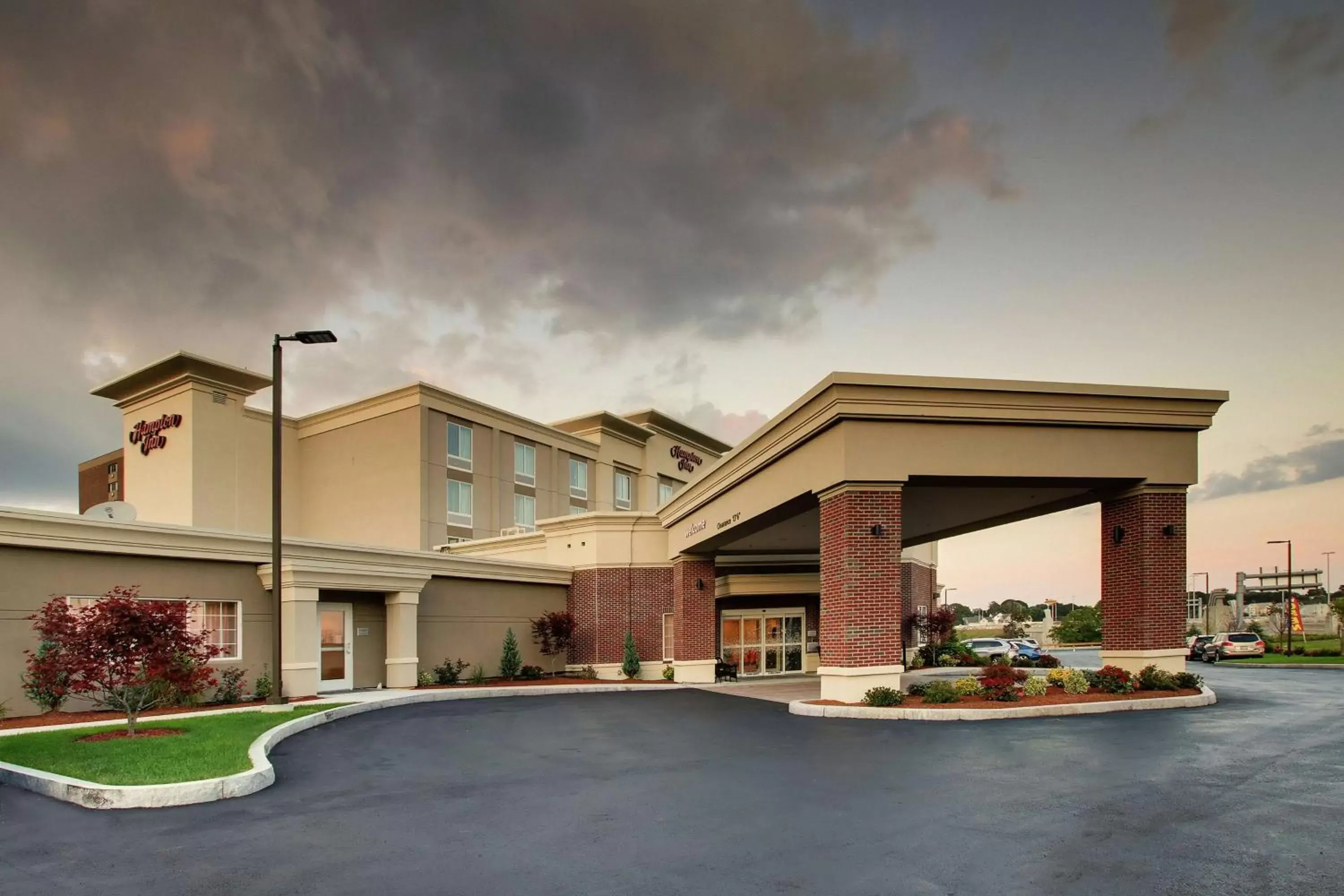 Property Building in Hampton Inn-Pawtucket, RI