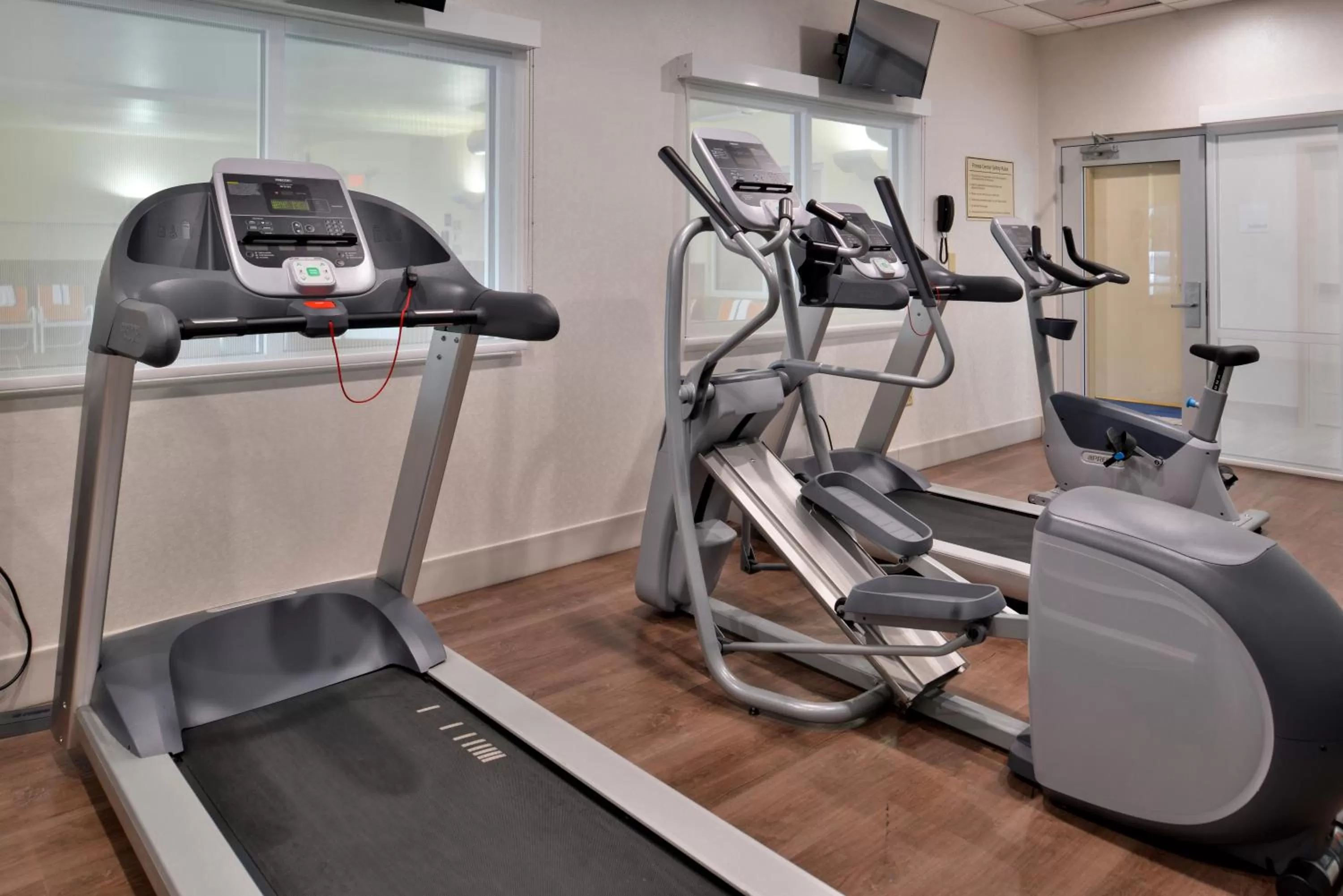 Spa and wellness centre/facilities in Holiday Inn Express Hotel & Suites Cincinnati - Mason by IHG