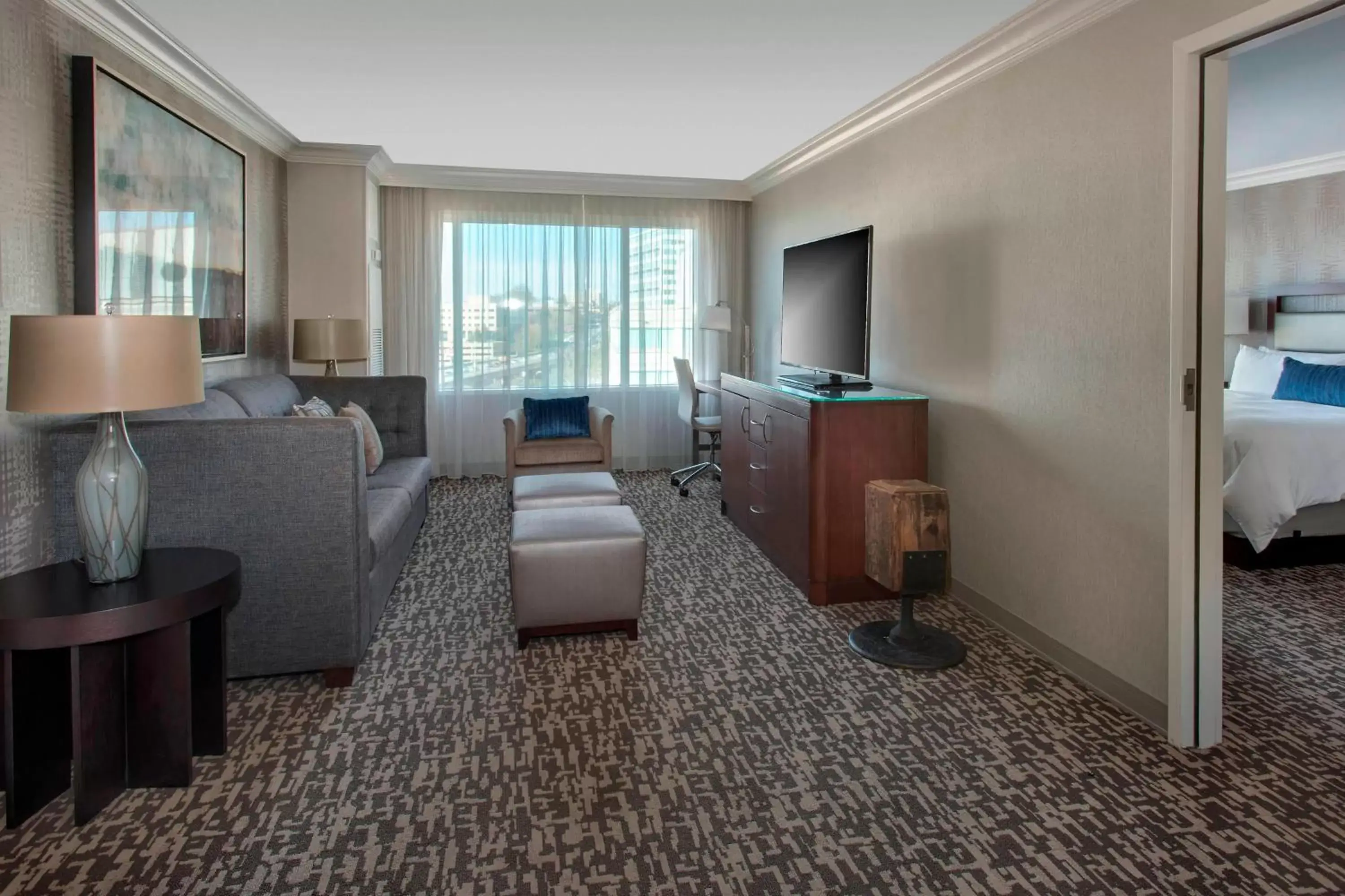 Living room, Seating Area in Marriott Philadelphia West