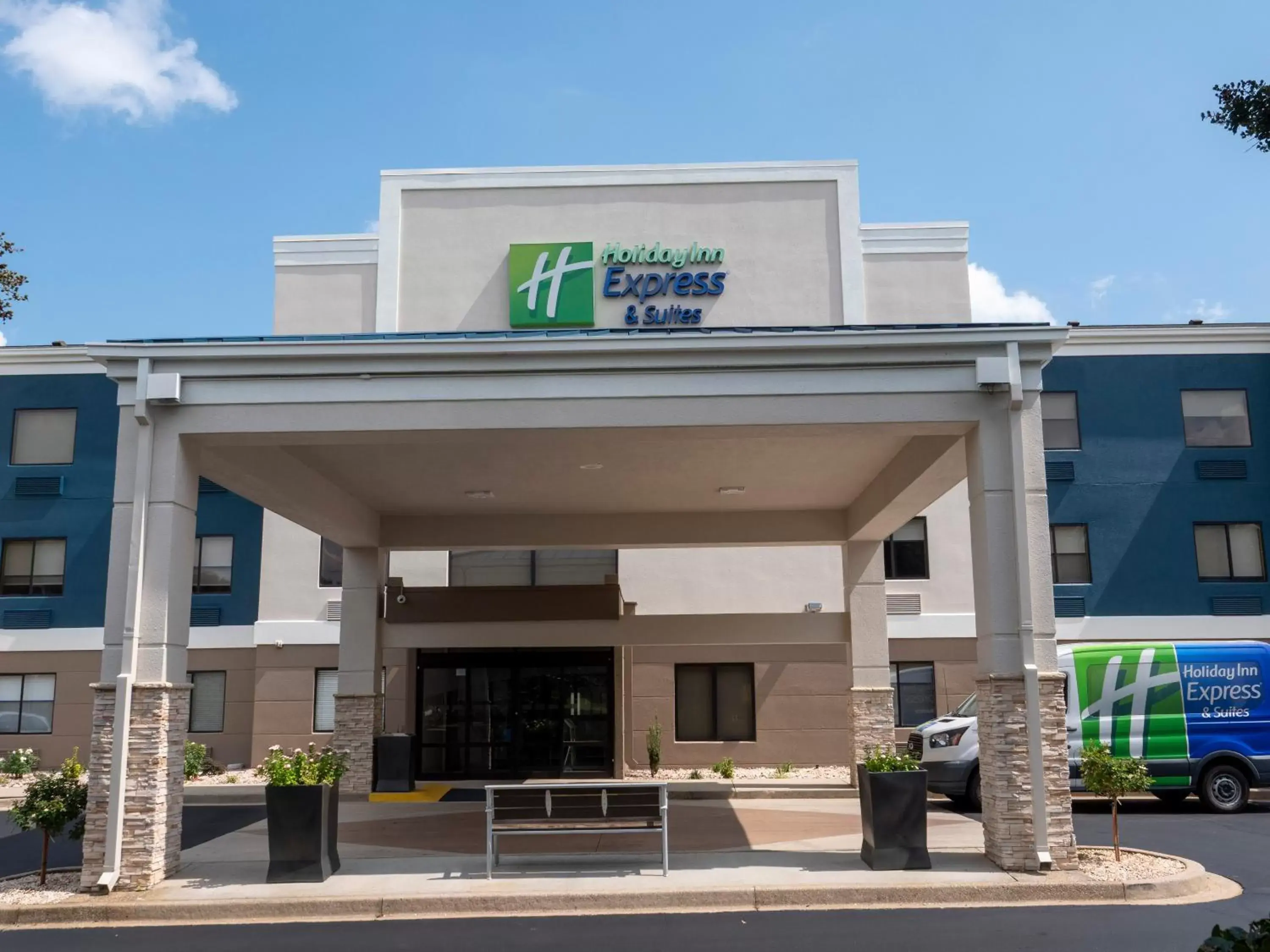 Holiday Inn Express & Suites Greenville Airport, an IHG Hotel