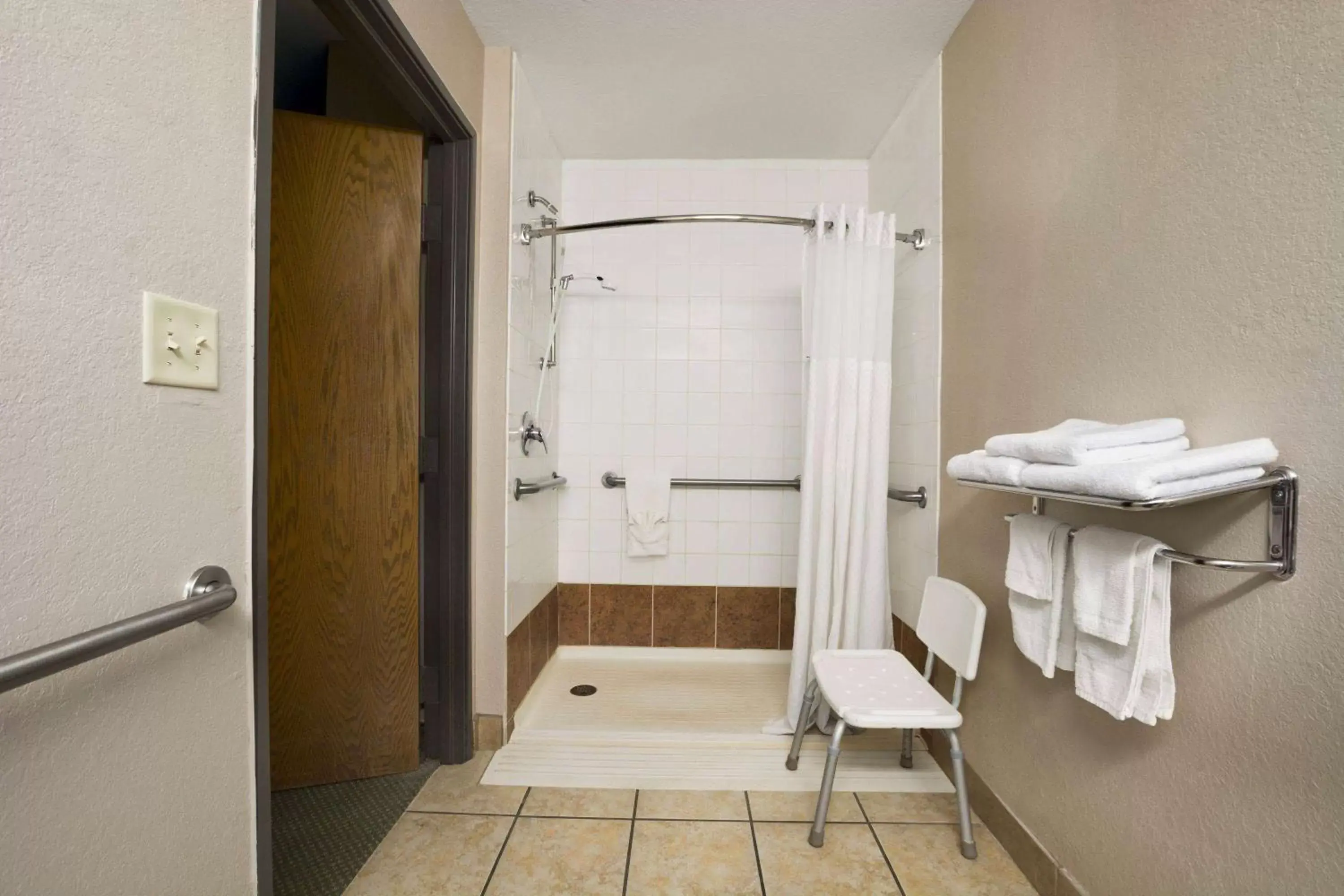 Photo of the whole room, Bathroom in Super 8 by Wyndham Childress