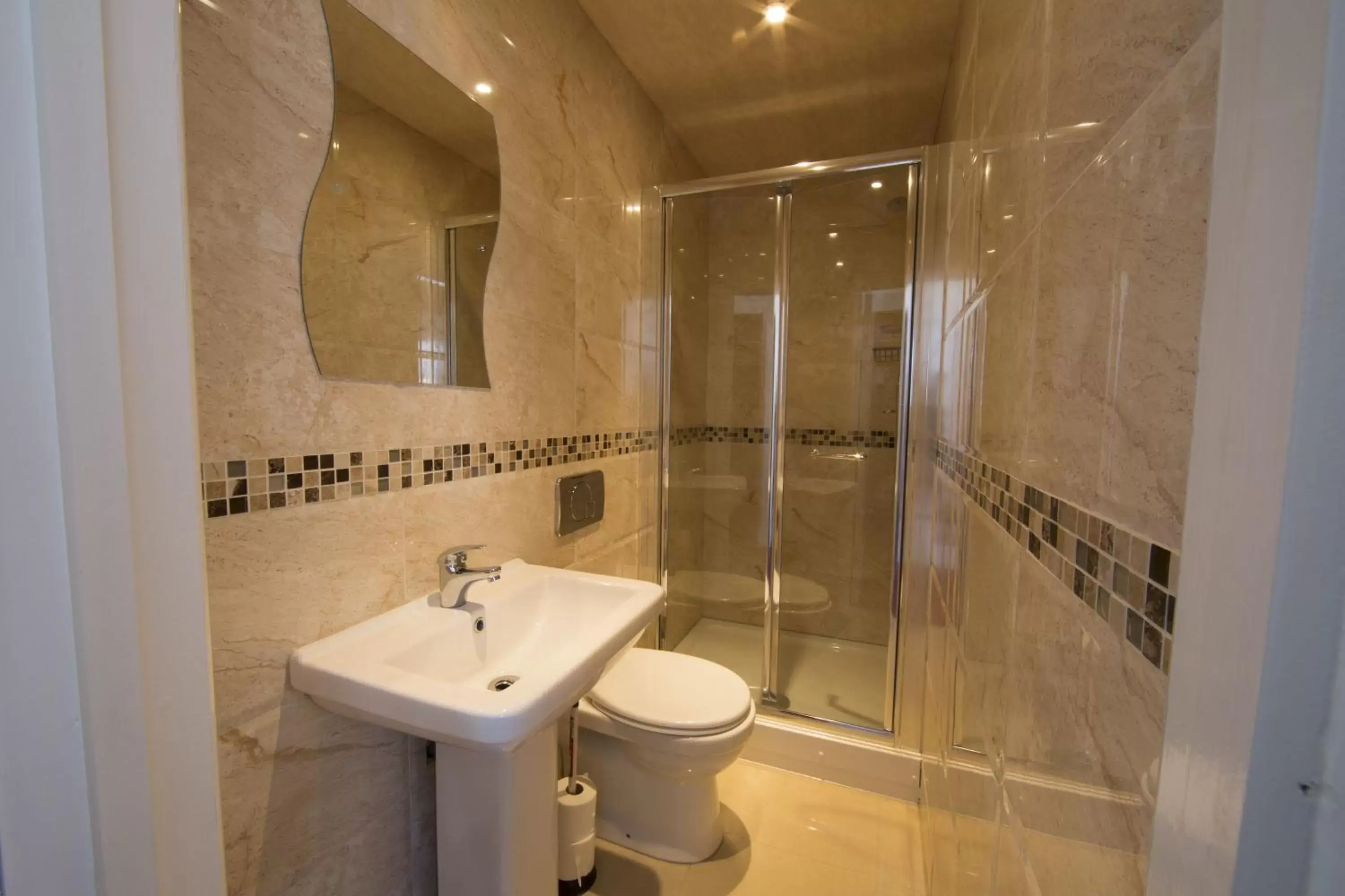 Bathroom in Royal London Hotel By Saba