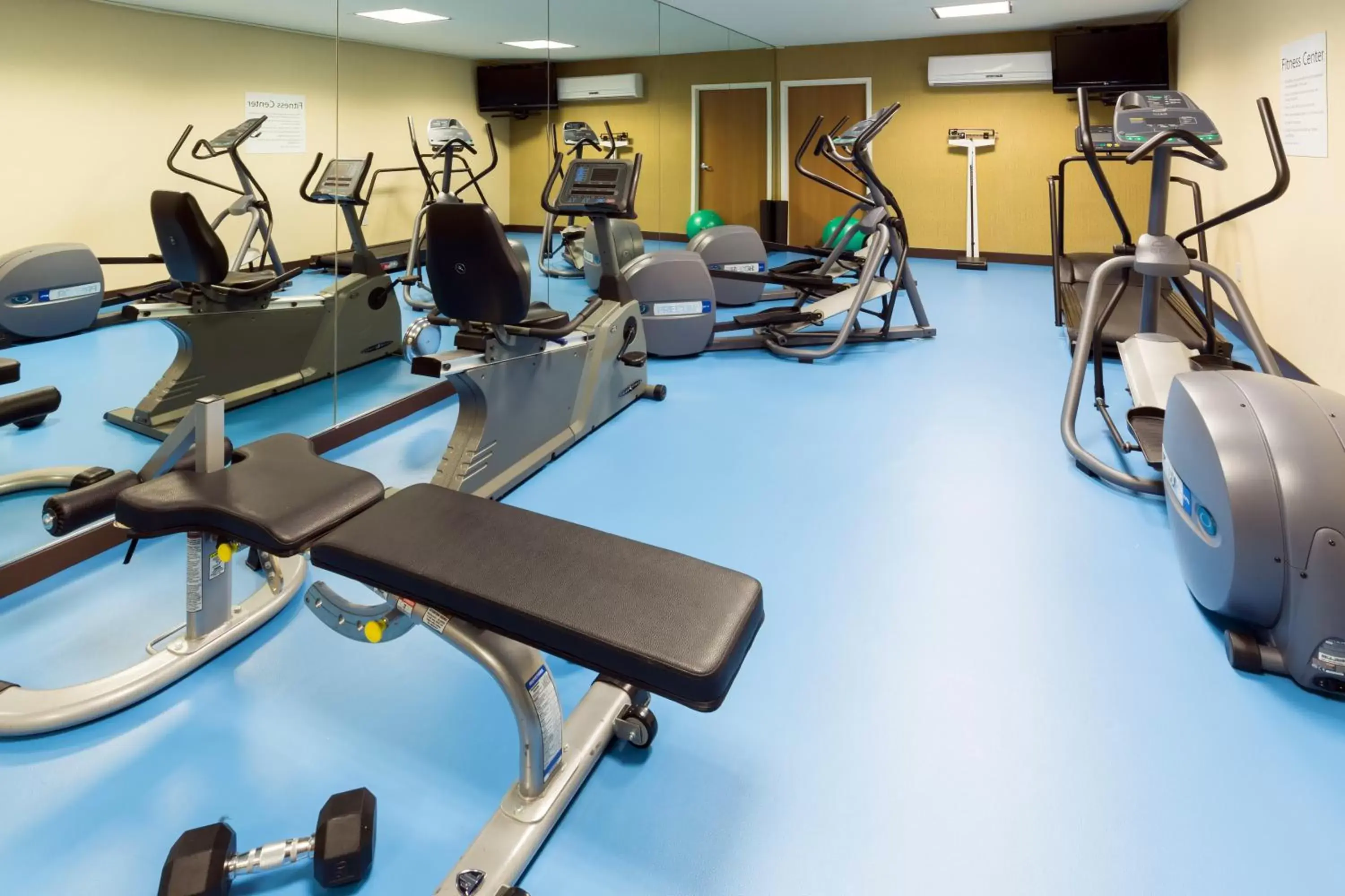 Fitness centre/facilities, Fitness Center/Facilities in Holiday Inn Express Hotel and Suites - Henderson, an IHG Hotel