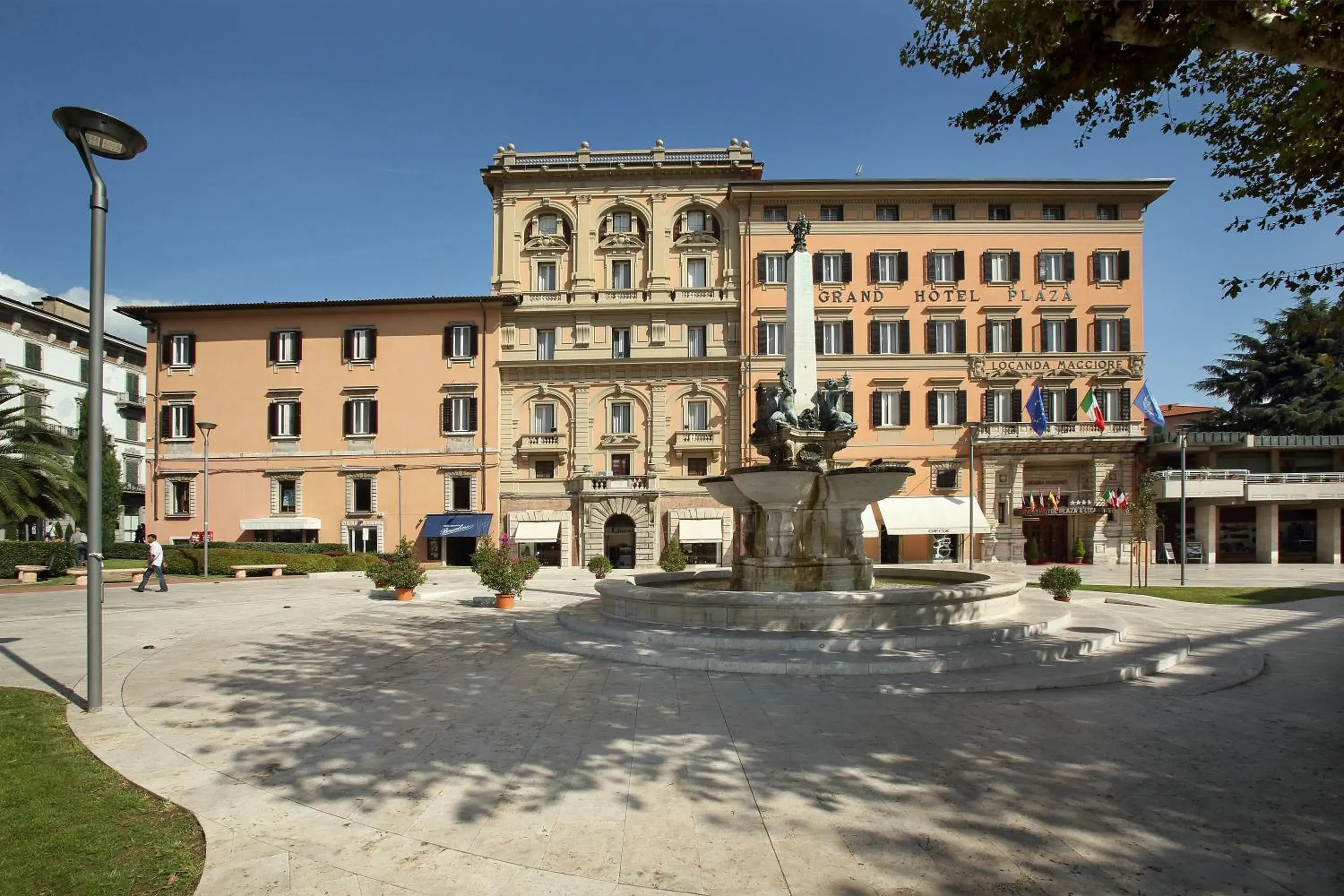 Facade/entrance in Grand Hotel Plaza & Locanda Maggiore