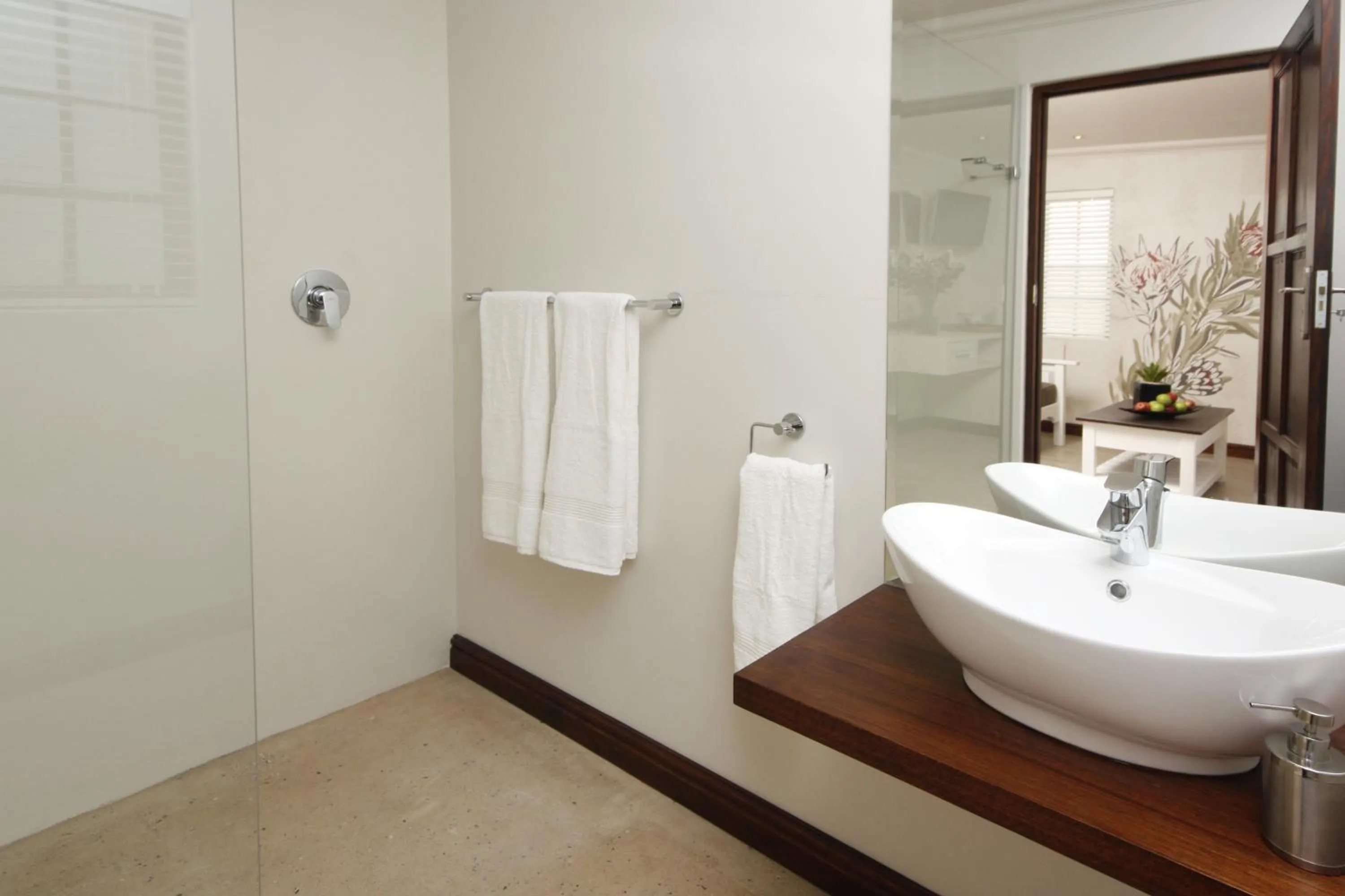 Deluxe King Suite in The Potting Shed Guest House