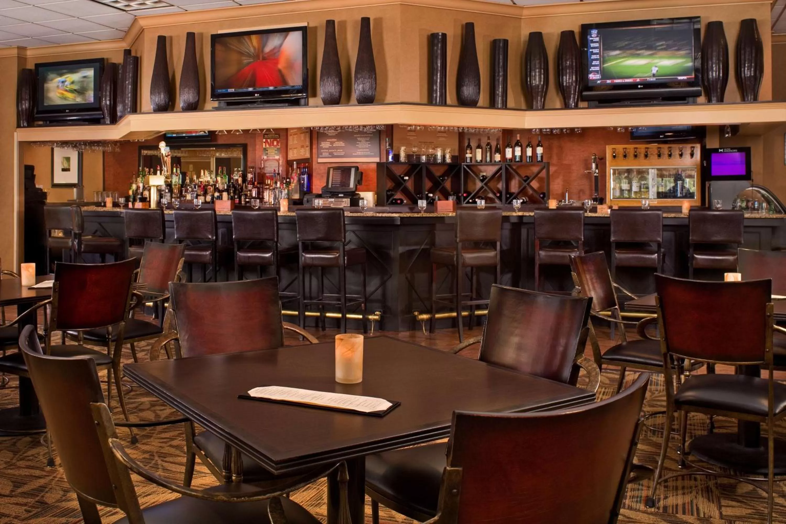 Lounge or bar in DoubleTree by Hilton Washington Meadow Lands Casino Area