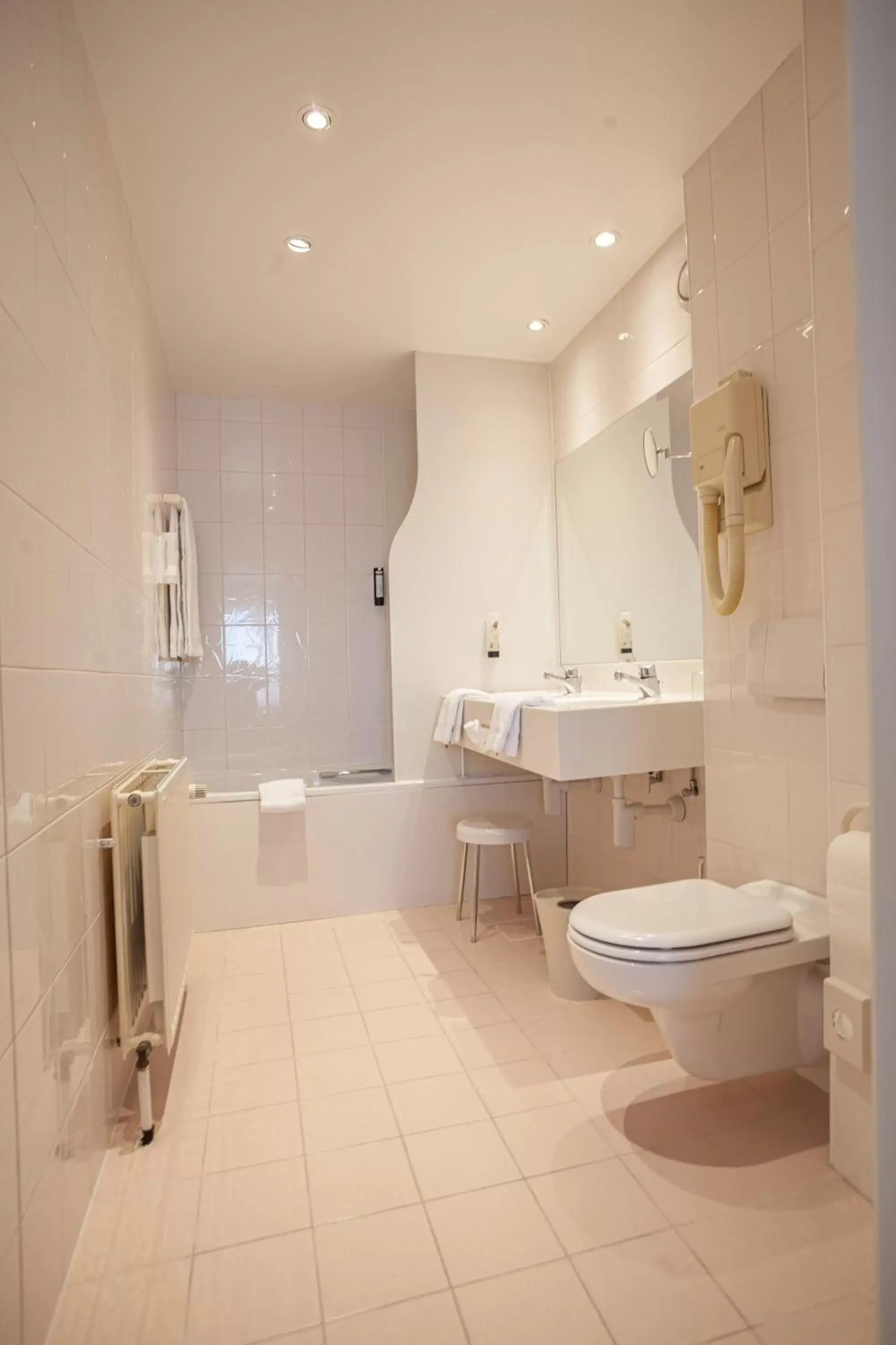 Property building in Hotel Monaco Zeebrugge Beach by Rikas Hotels Property building in Hotel Monaco Zeebrugge Beach by Rikas Hotels