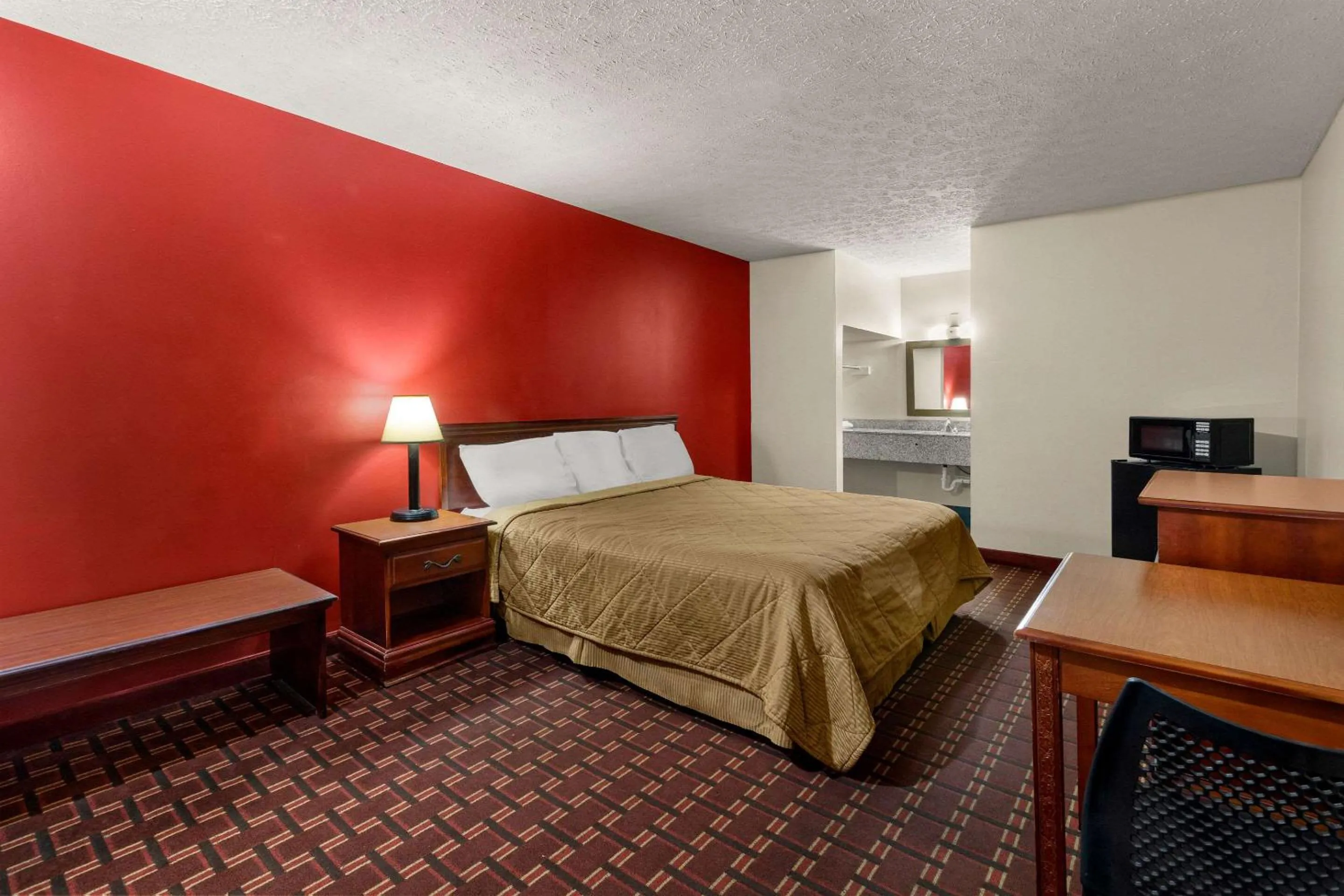 Bedroom, Bed in Rodeway Inn Dickson