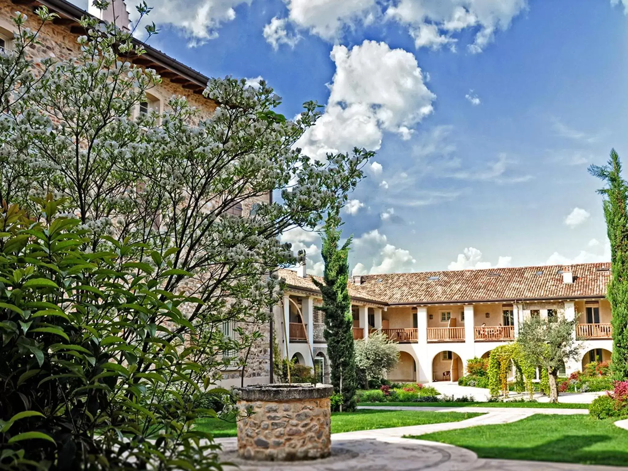 Property Building in Chervò Golf Hotel Spa, Resort & Apartment San Vigilio