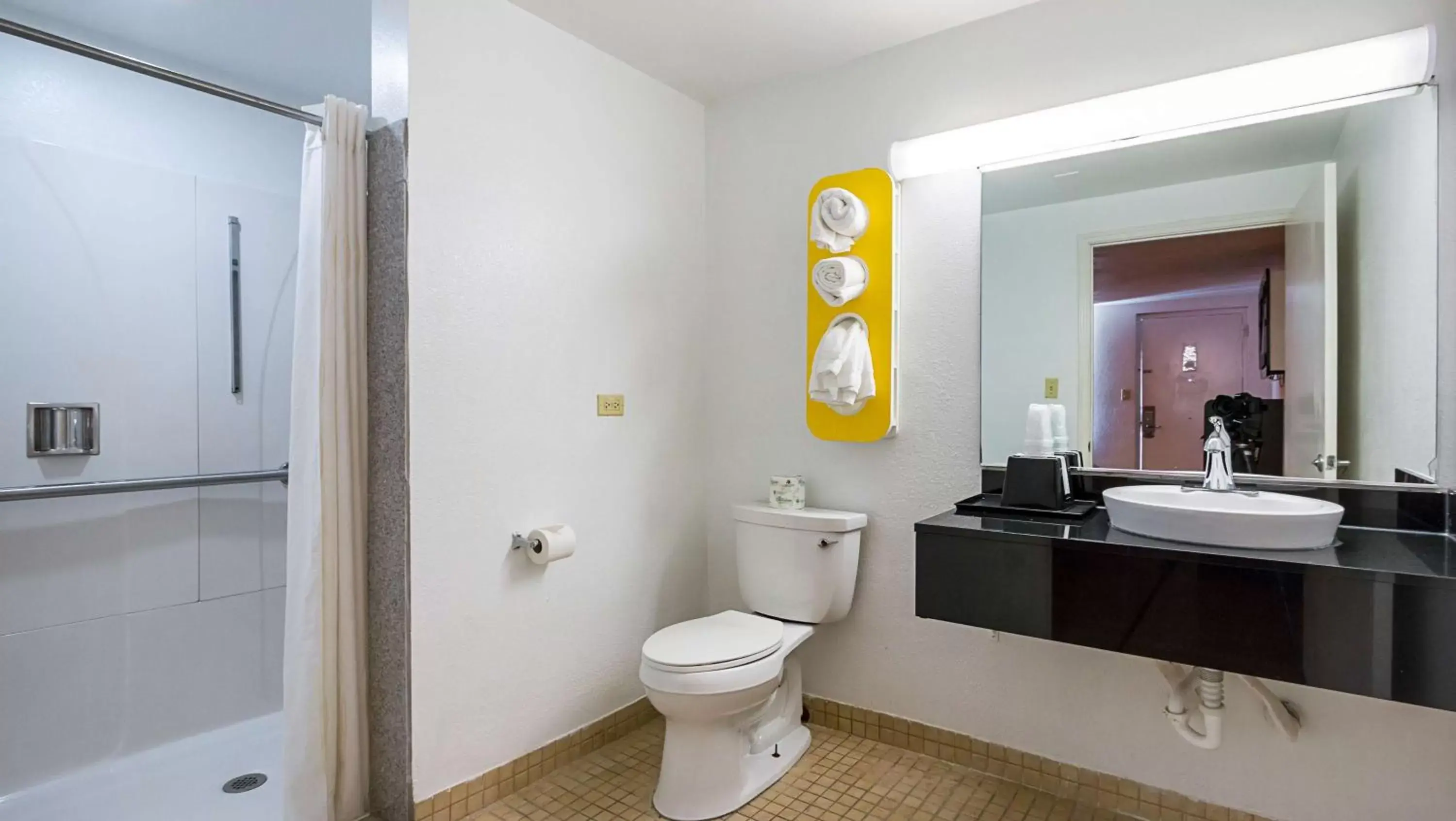 Toilet, Bathroom in Motel 6-Round Rock, TX