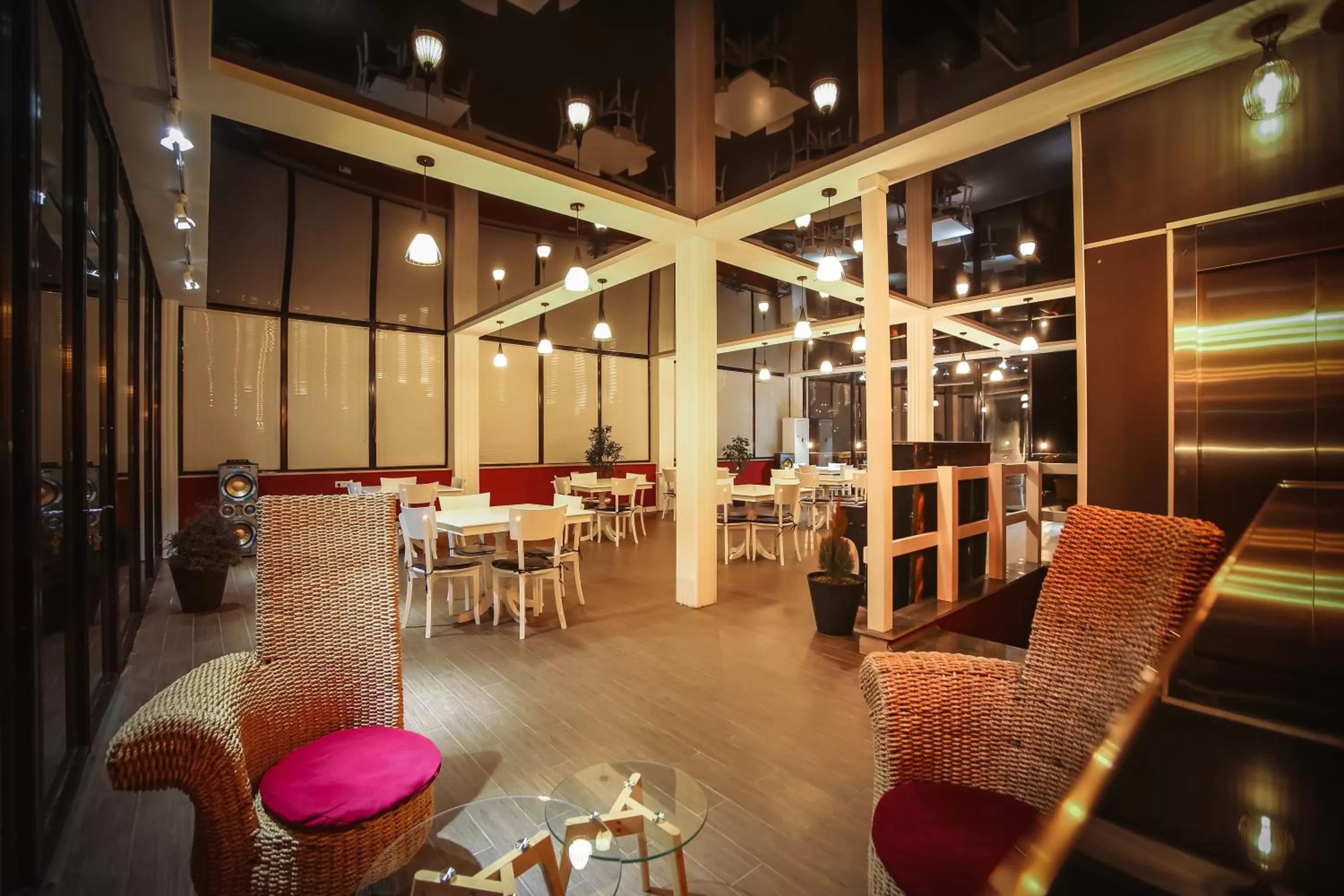 Restaurant/places to eat in Hotel Rero