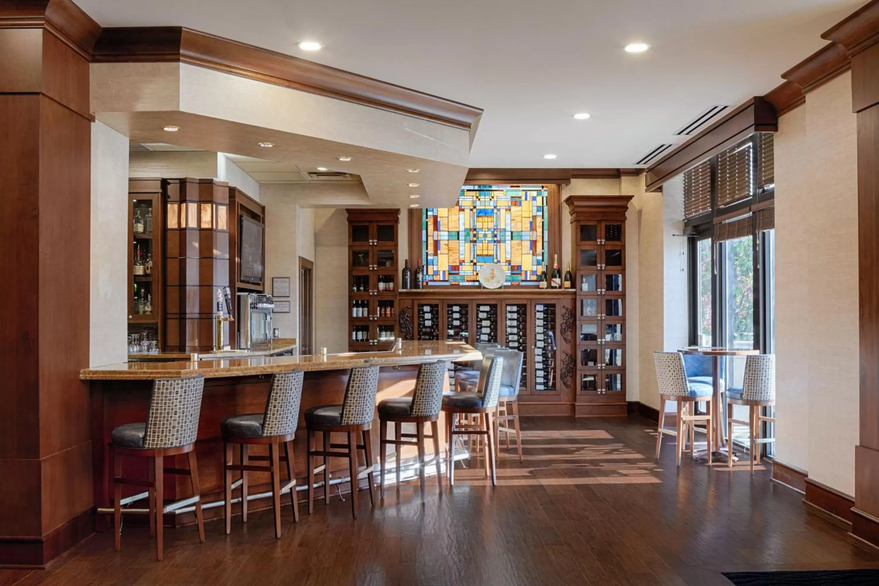Lobby or reception, Lounge/Bar in Residence Inn by Marriott Cincinnati Downtown/The Phelps